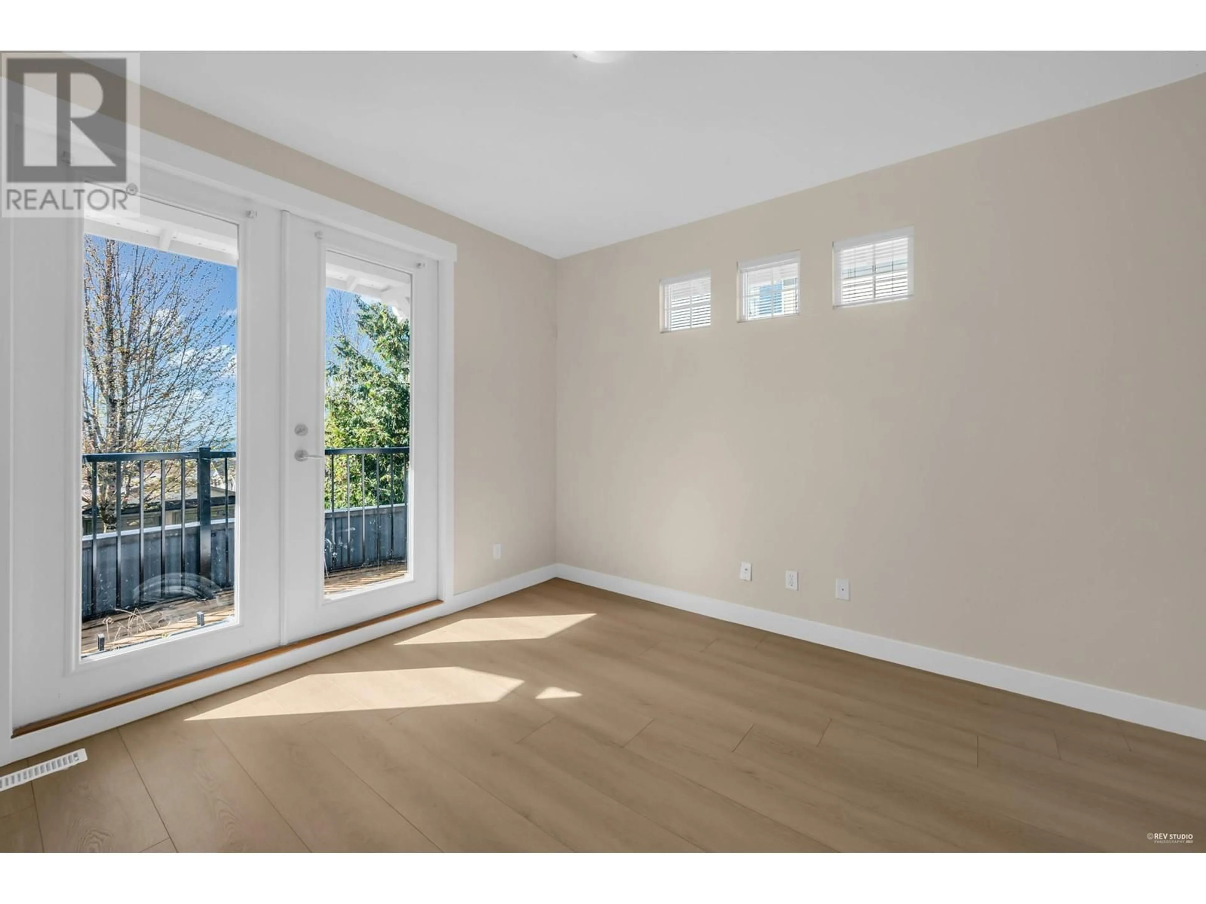 A pic of a room for 99 MAPLE DRIVE, Port Moody British Columbia V3E2Y2