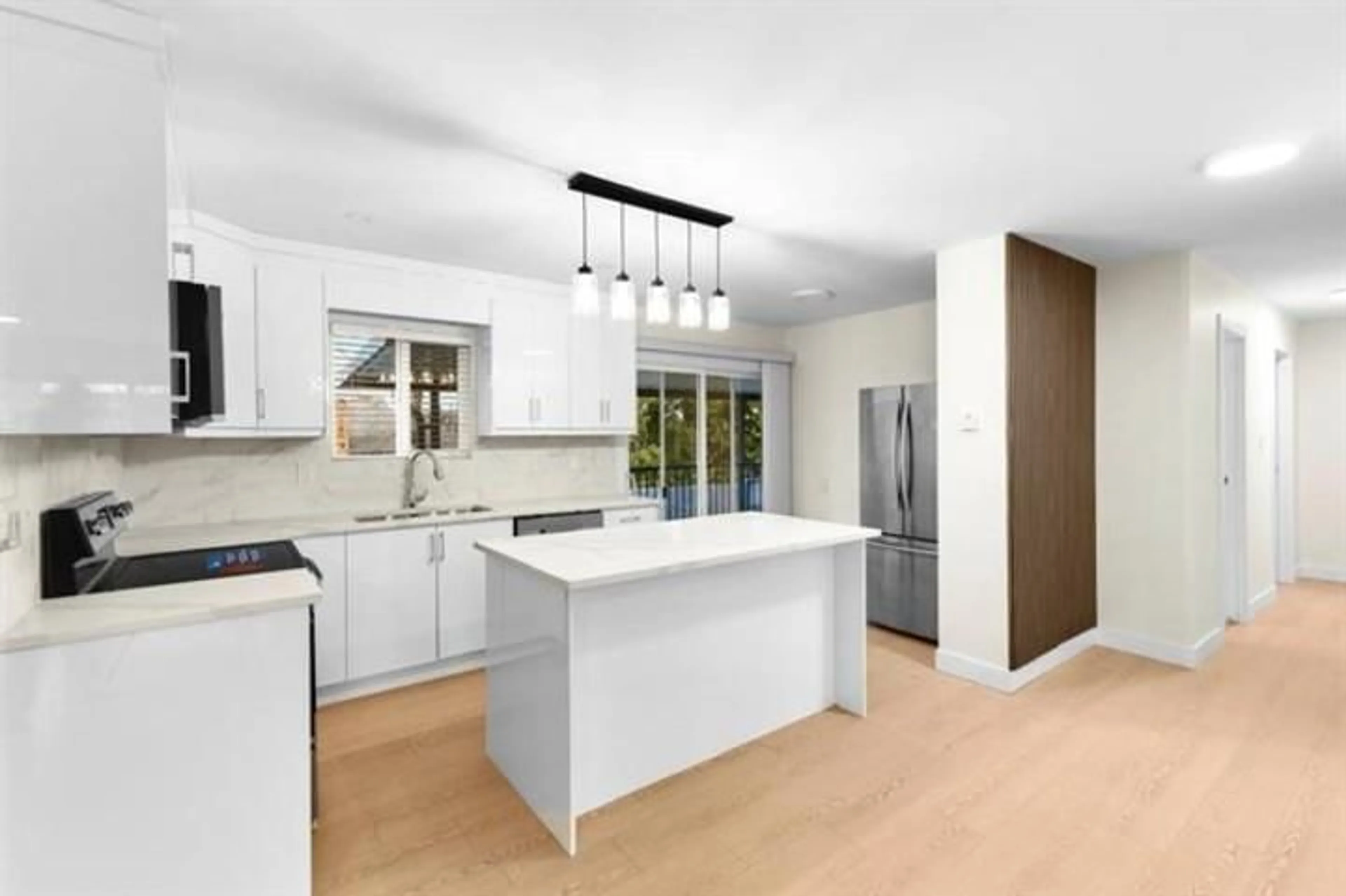 Open concept kitchen, unknown for 11633 87A, Delta British Columbia V4C3B2