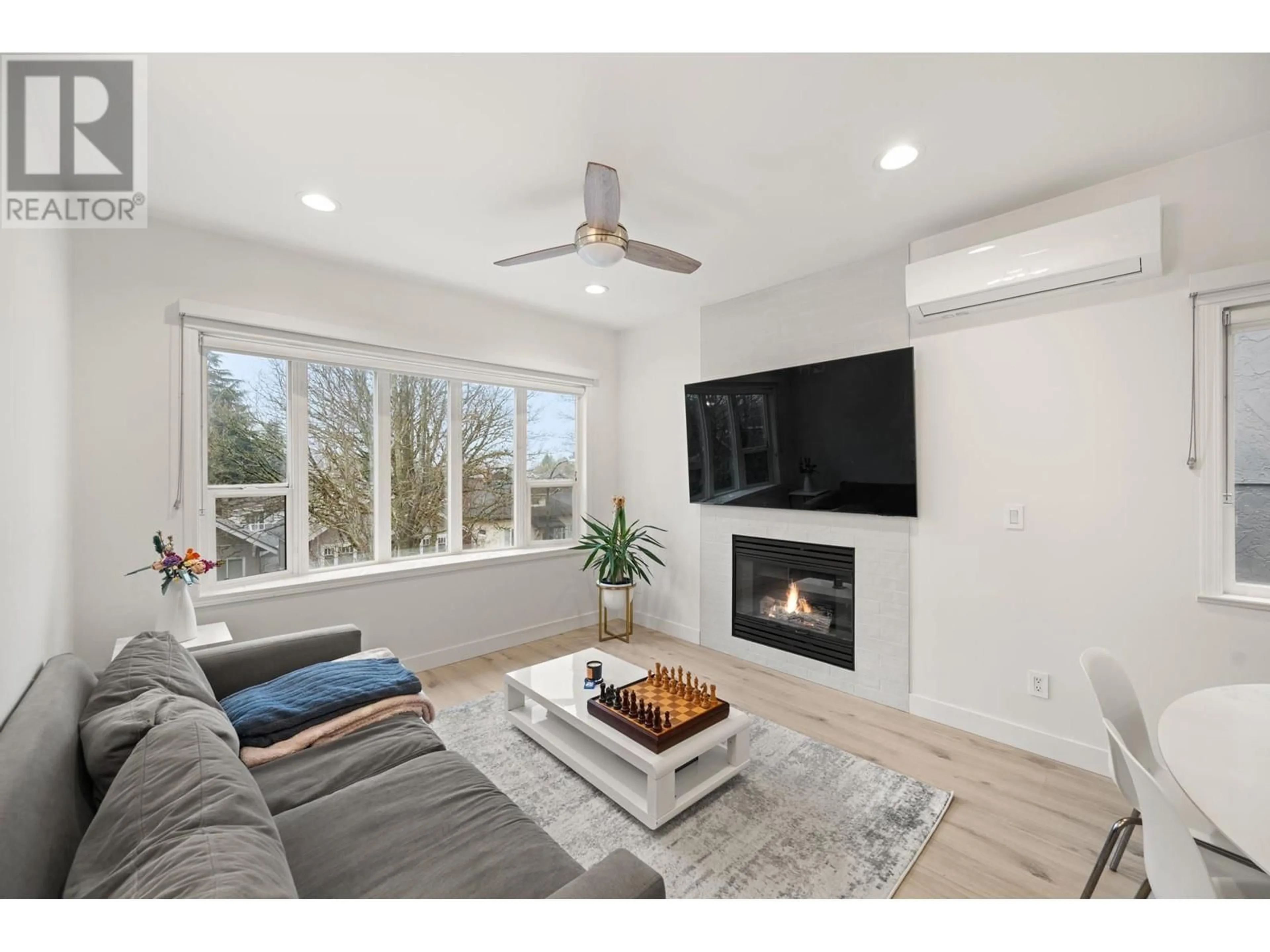 Living room with furniture, unknown for 5260 ST. CATHERINES STREET, Vancouver British Columbia V5W3G1