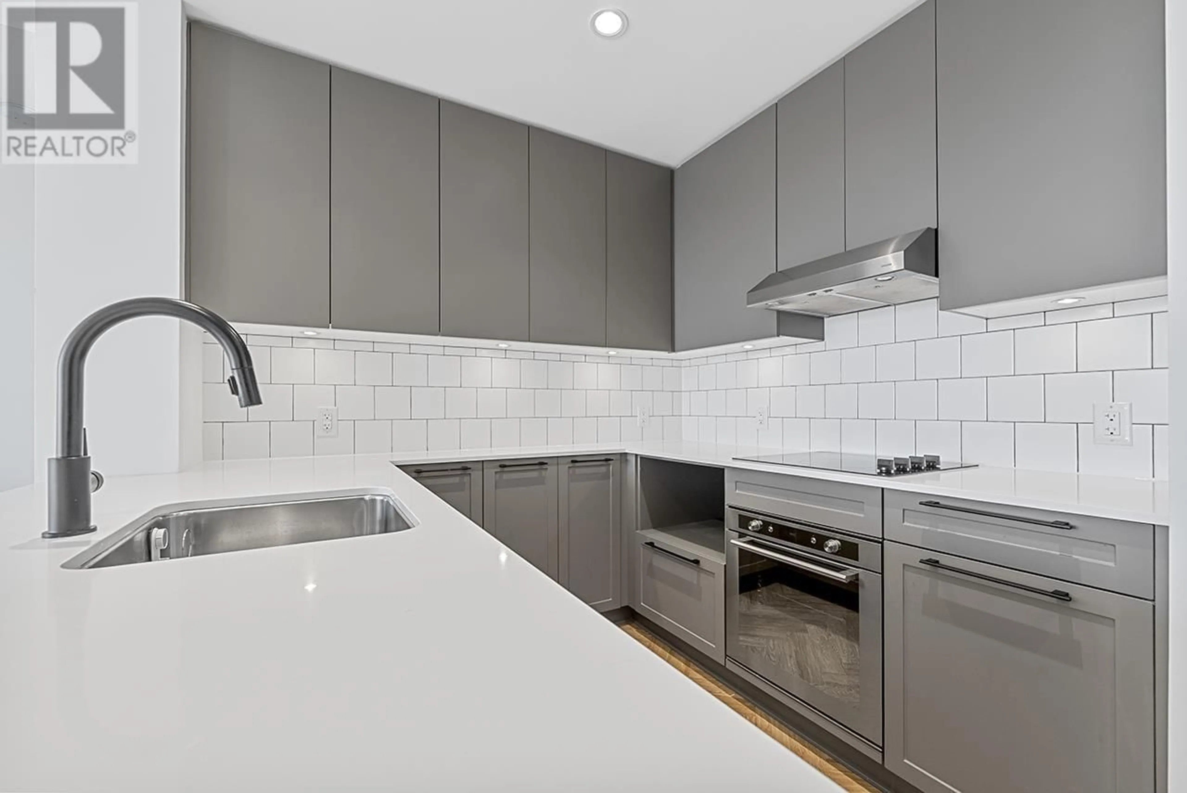 Standard kitchen, unknown for 208 - 9228 SLOPES MEWS, Burnaby British Columbia V5A0E9