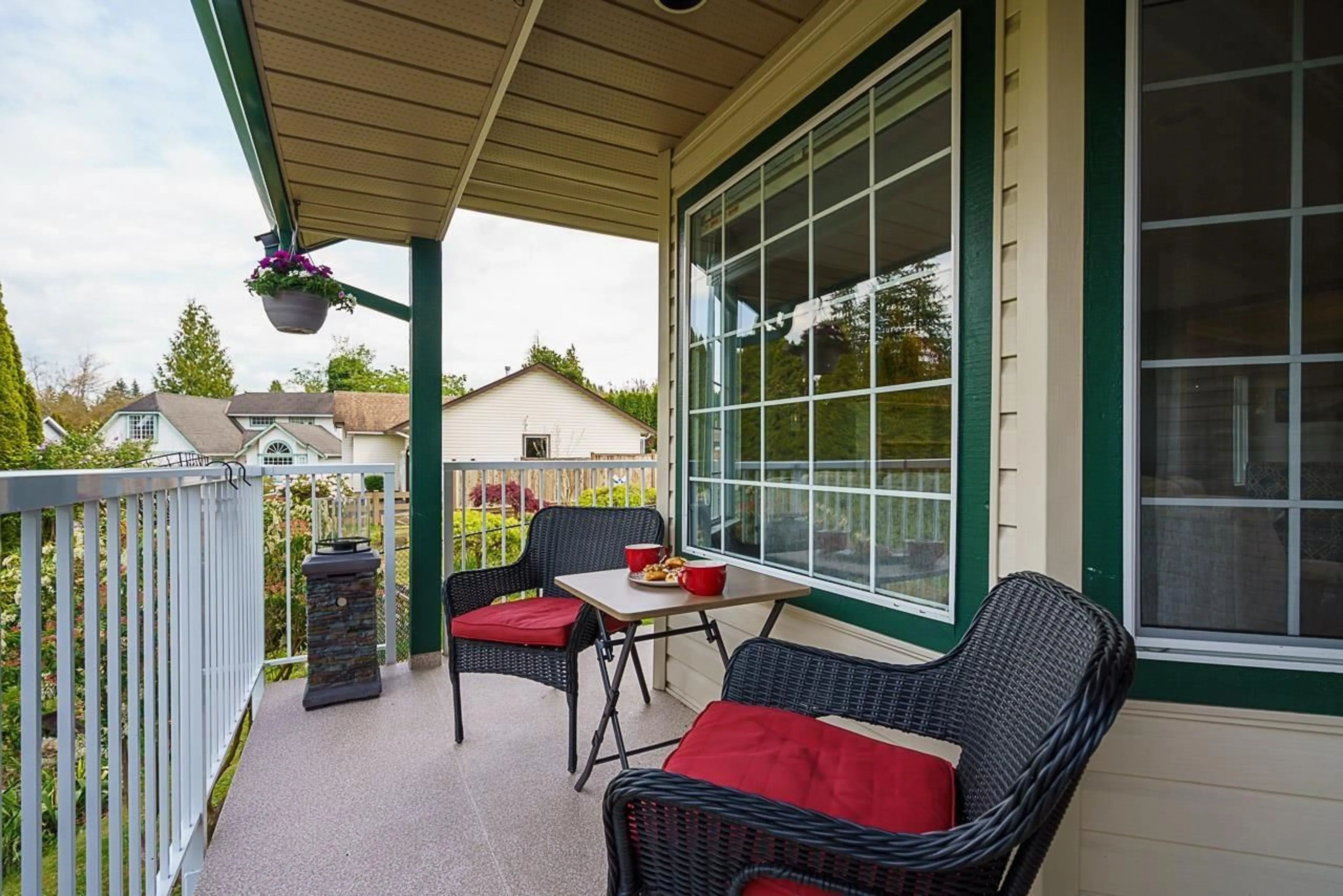 Patio, street for 19950 48A, Langley British Columbia V3A6Z7