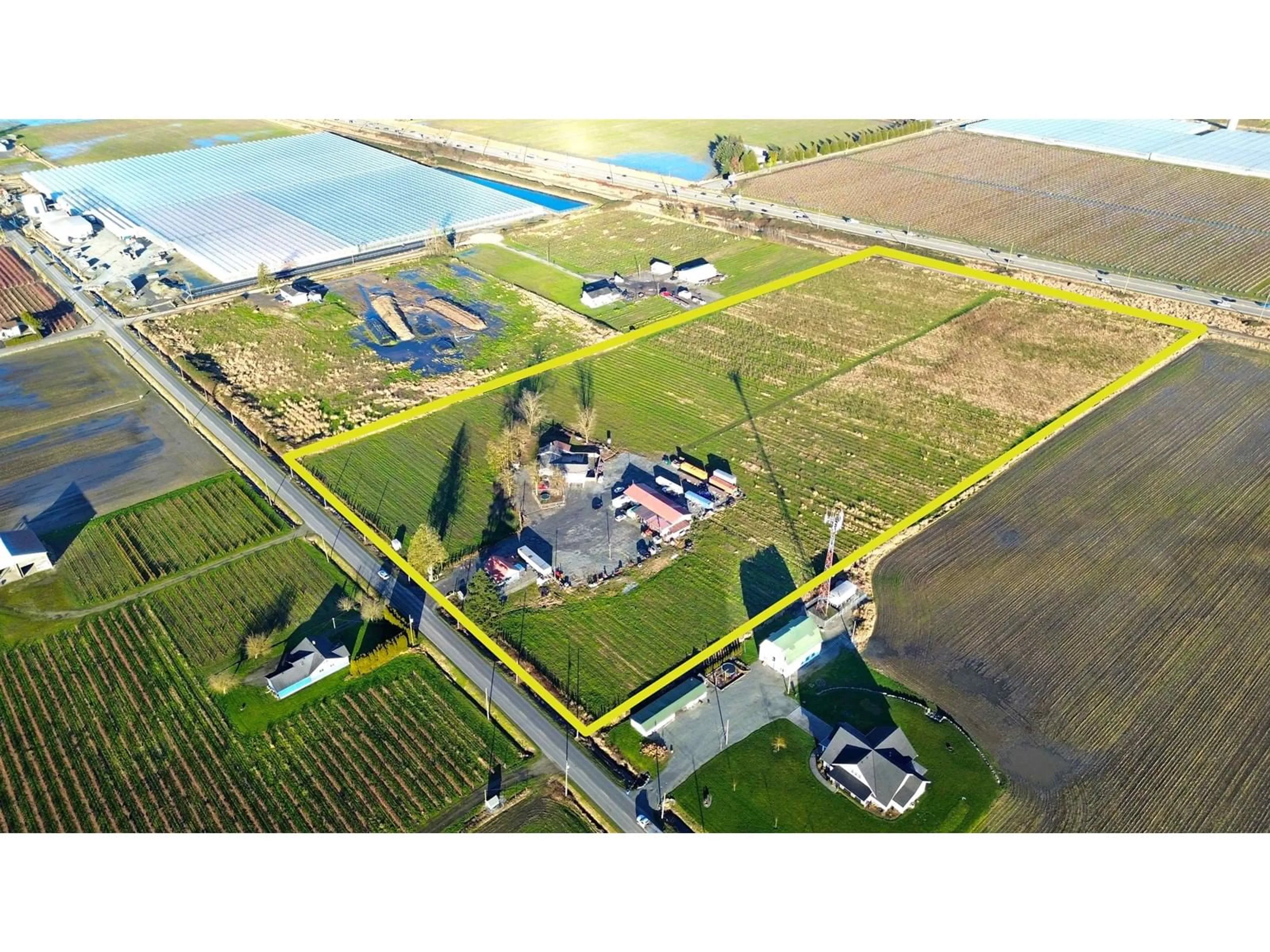 A pic from outside/outdoor area/front of a property/back of a property/a pic from drone, water/lake/river/ocean view for 5038 RIVERSIDE, Abbotsford British Columbia V4X1W9