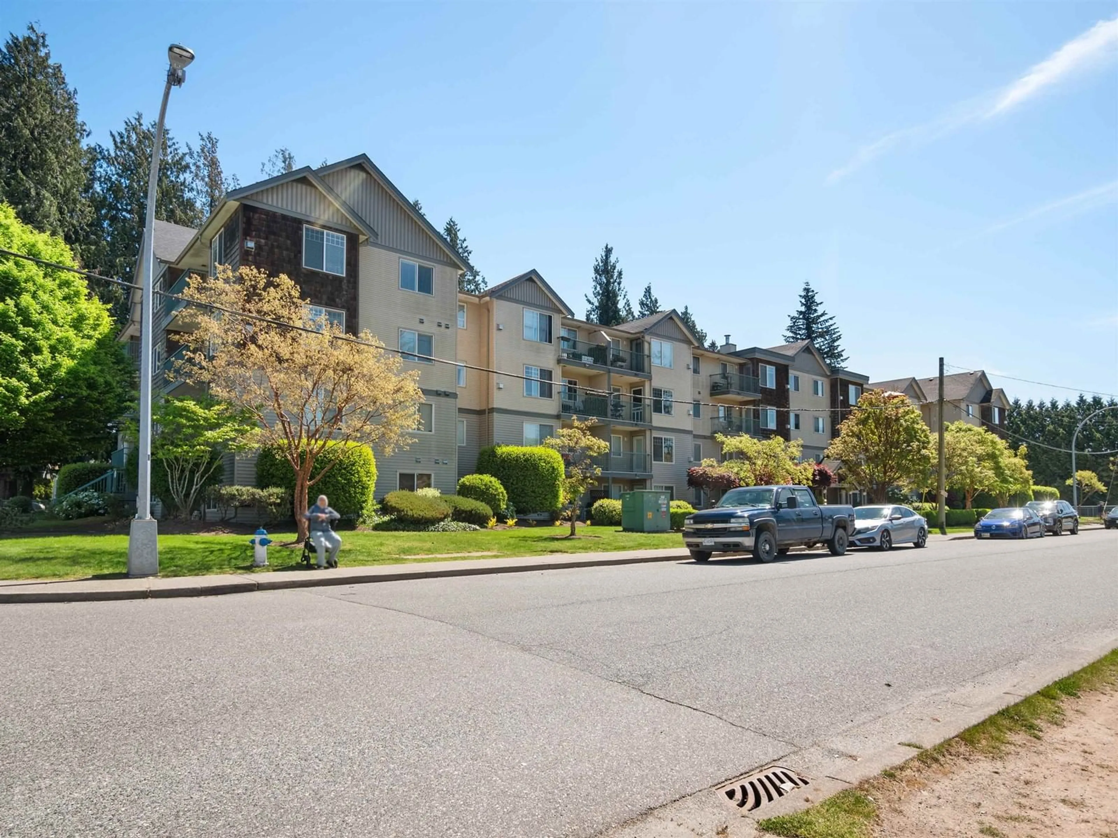 Patio, street for 210 - 2350 WESTERLY, Abbotsford British Columbia V2T6T7