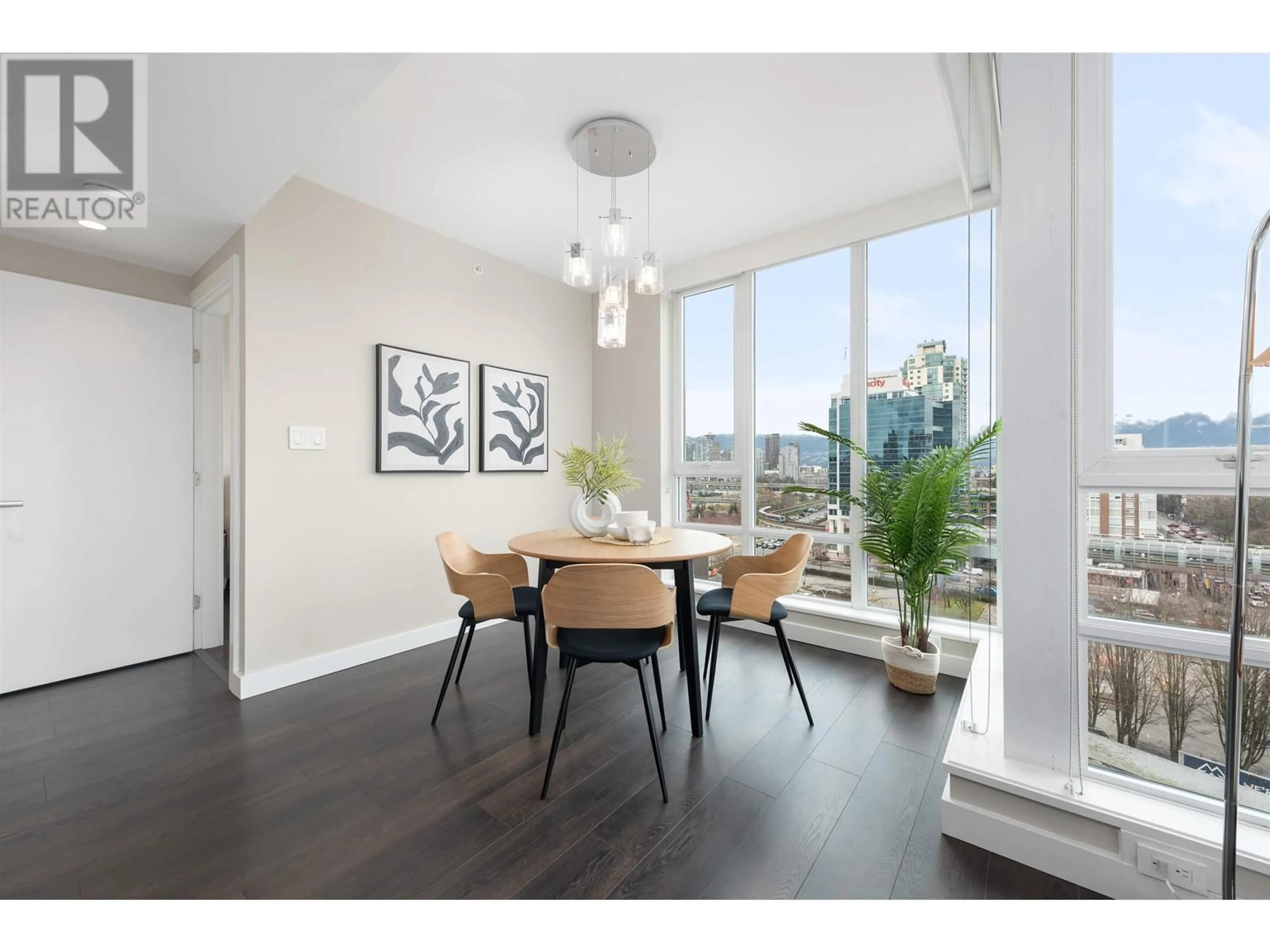 Dining room, wood/laminate floor for 1516 - 1618 QUEBEC STREET, Vancouver British Columbia V6A0C5