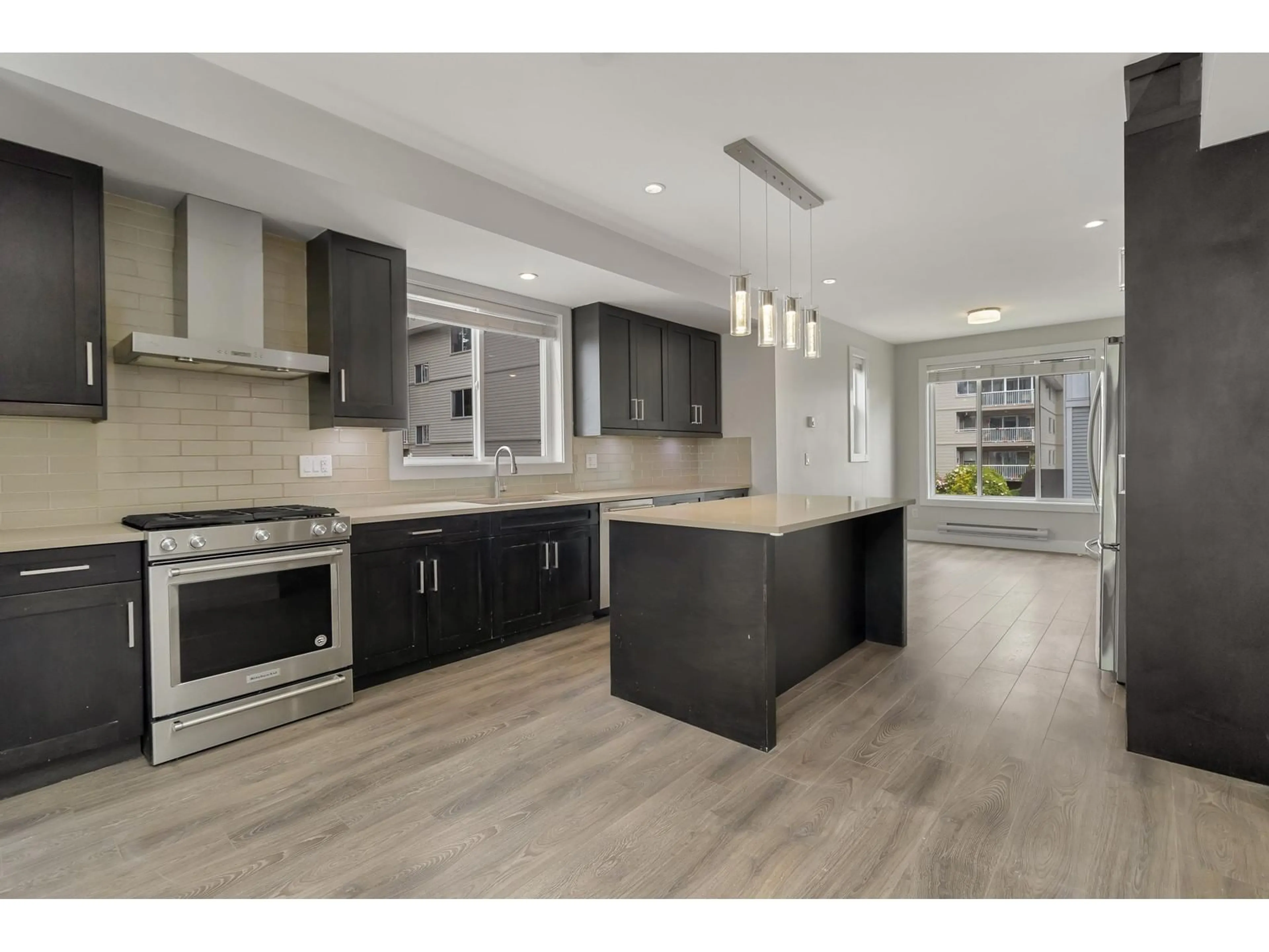 Open concept kitchen, unknown for 8 - 32043 MT WADDINGTON, Abbotsford British Columbia V2T0H1