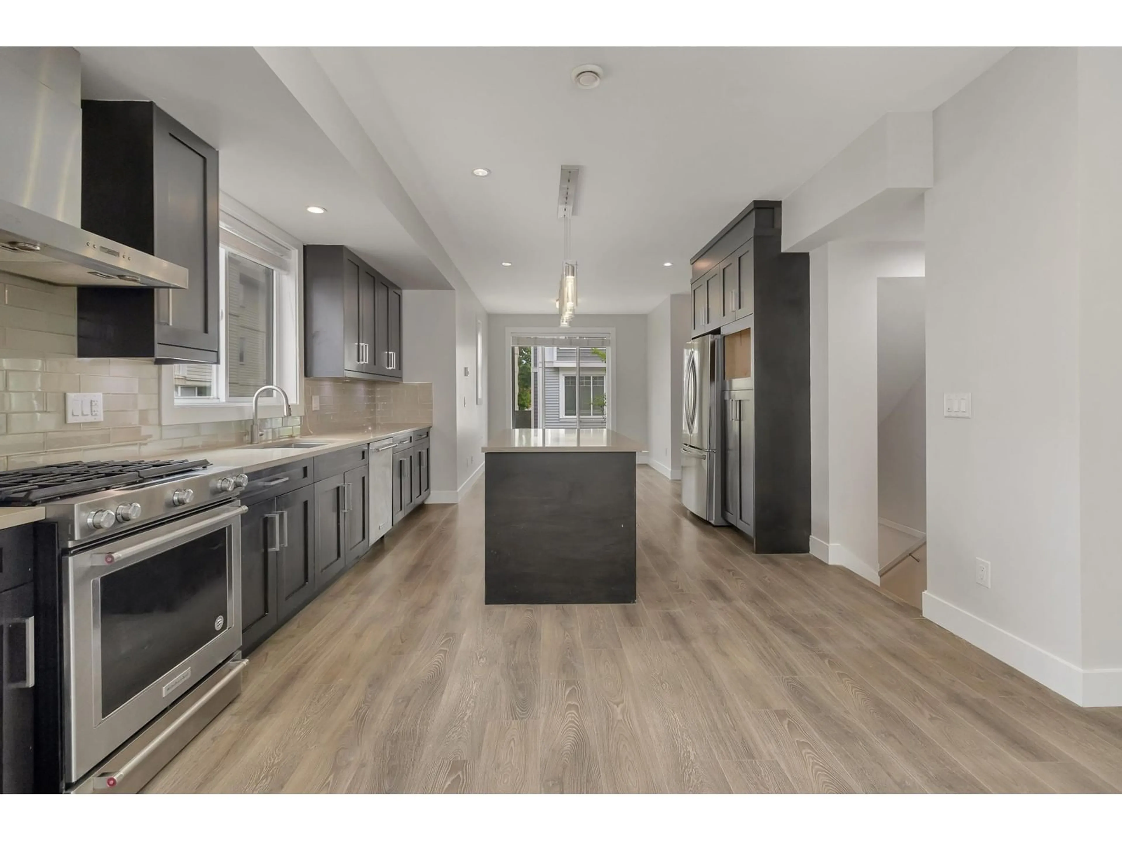Open concept kitchen, unknown for 8 - 32043 MT WADDINGTON, Abbotsford British Columbia V2T0H1