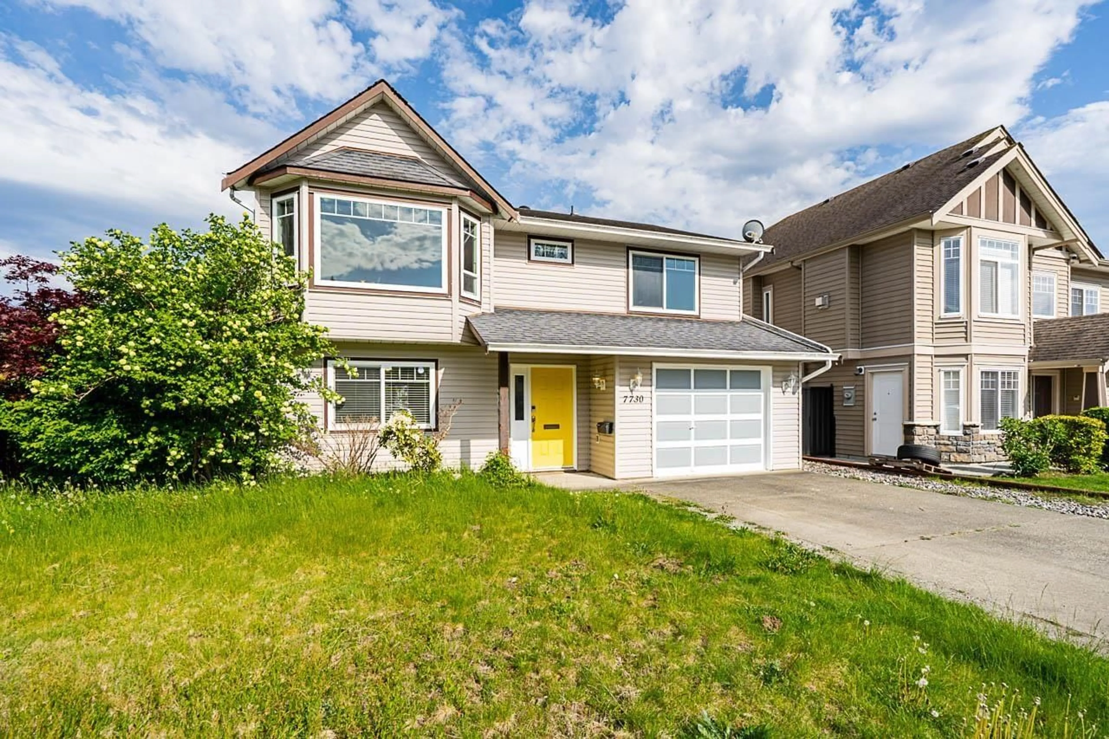 Home with vinyl exterior material, street for 7730 JUNIPER, Mission British Columbia V2V6G1