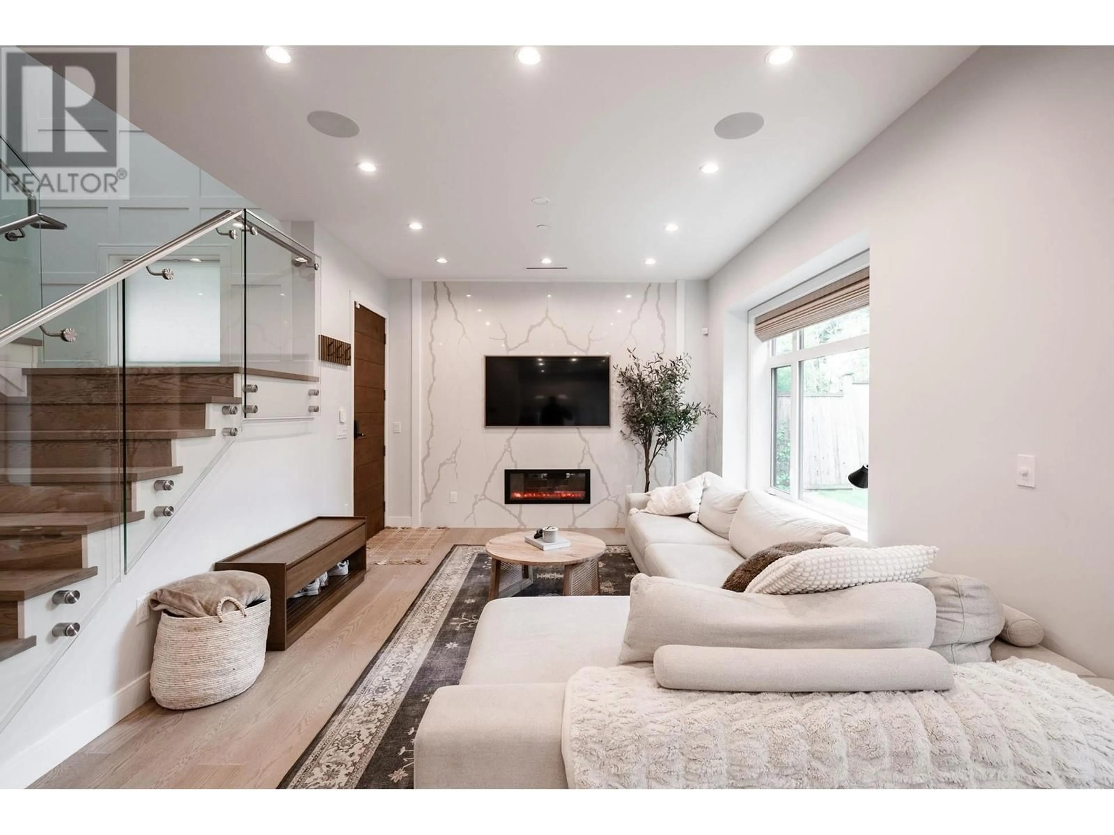 Living room with furniture, unknown for 3337 40TH AVENUE, Vancouver British Columbia V6N3B5