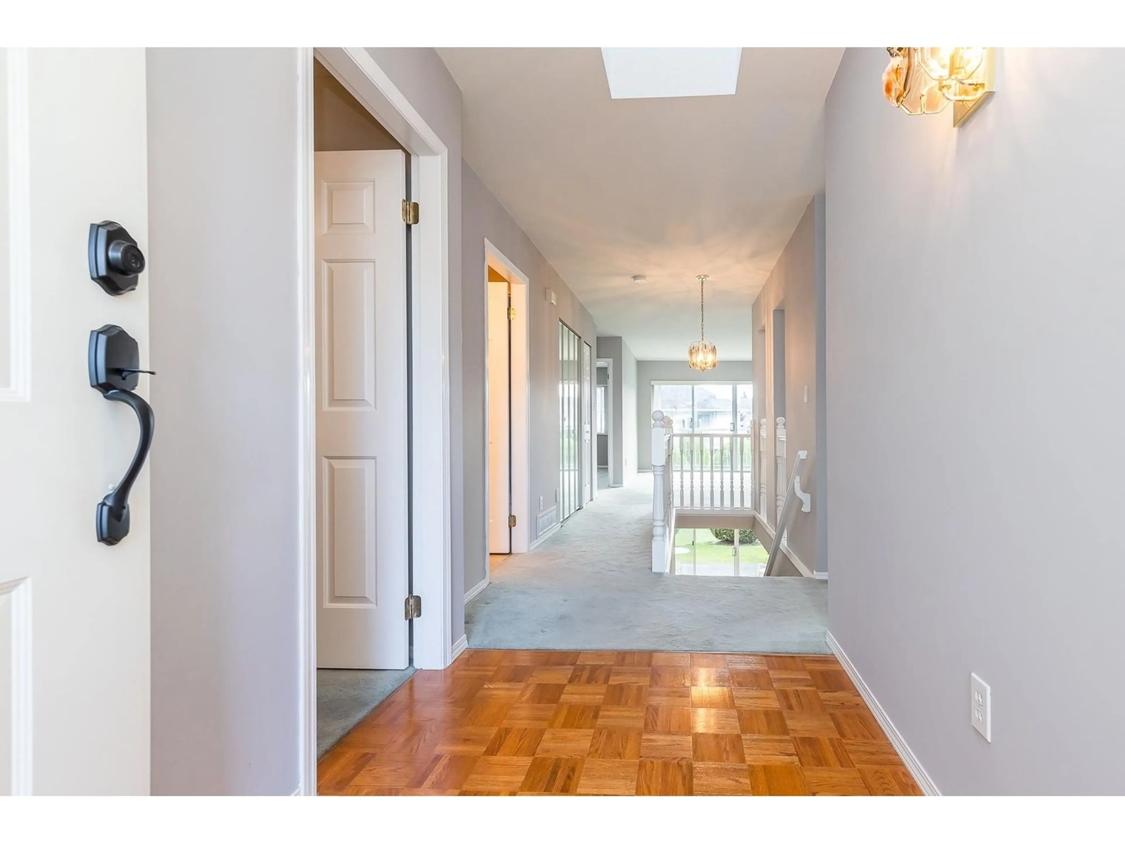 Indoor entryway for 51 - 33922 KING, Abbotsford British Columbia V2S4N5