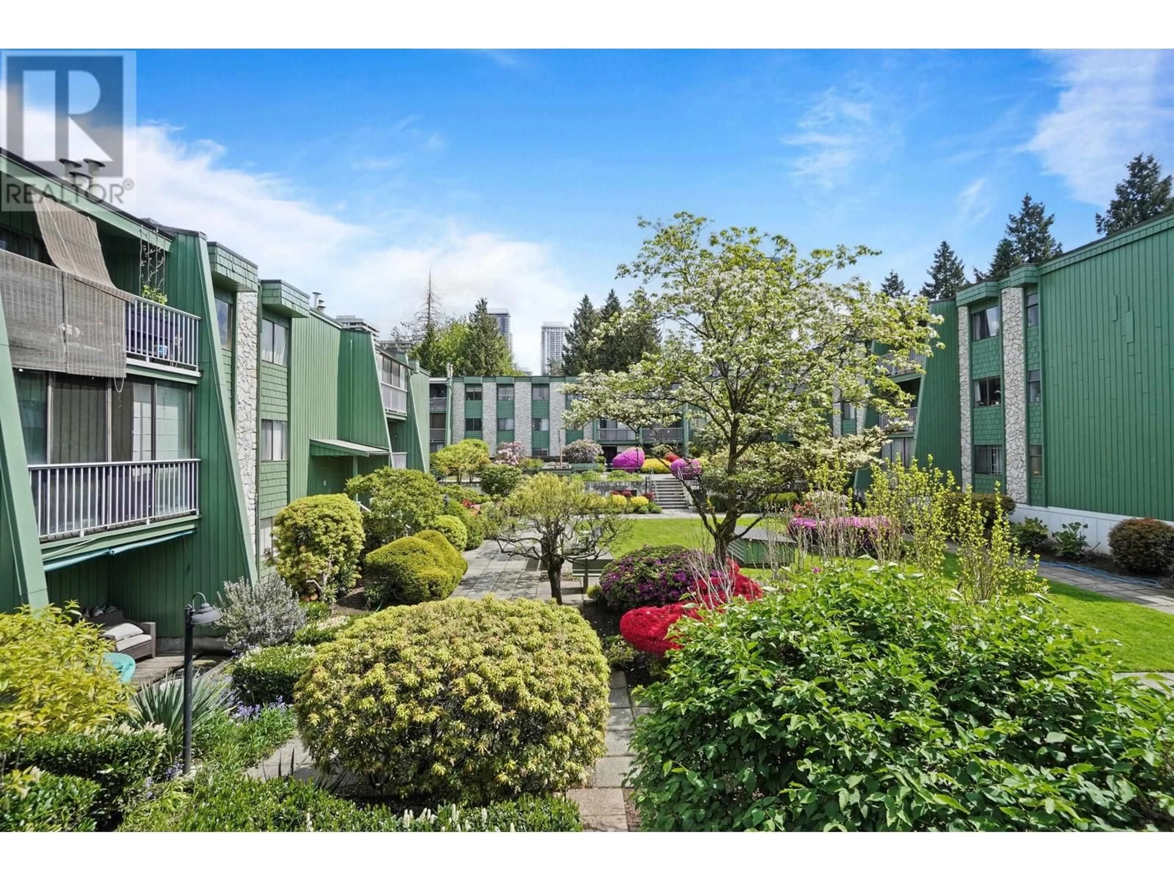 Patio, unknown for 208 - 9202 HORNE STREET, Burnaby British Columbia V3N4K2