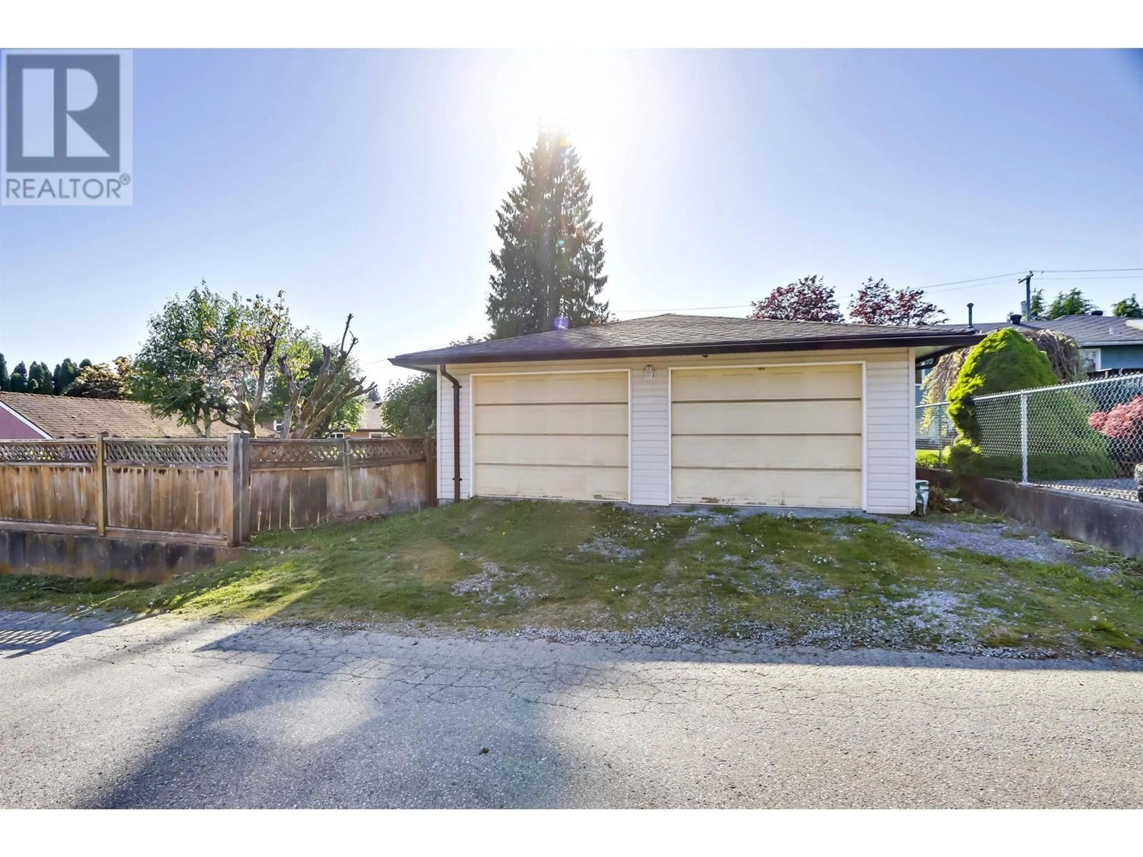 Unknown for 2346 CLIFF AVENUE, Burnaby British Columbia V5A2L2