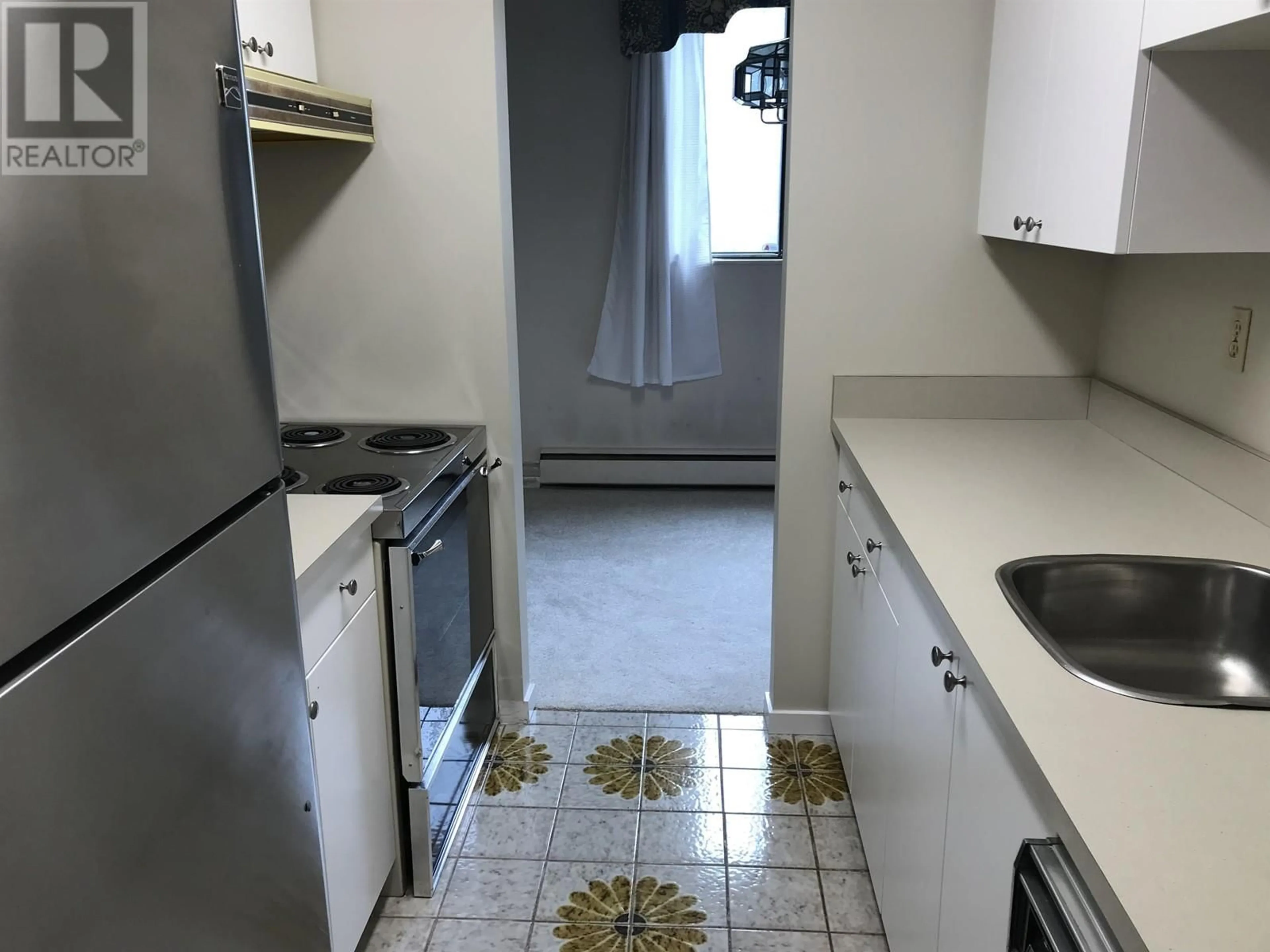 Standard kitchen, unknown for 104 - 620 SEVENTH AVENUE, New Westminster British Columbia V3M5T6
