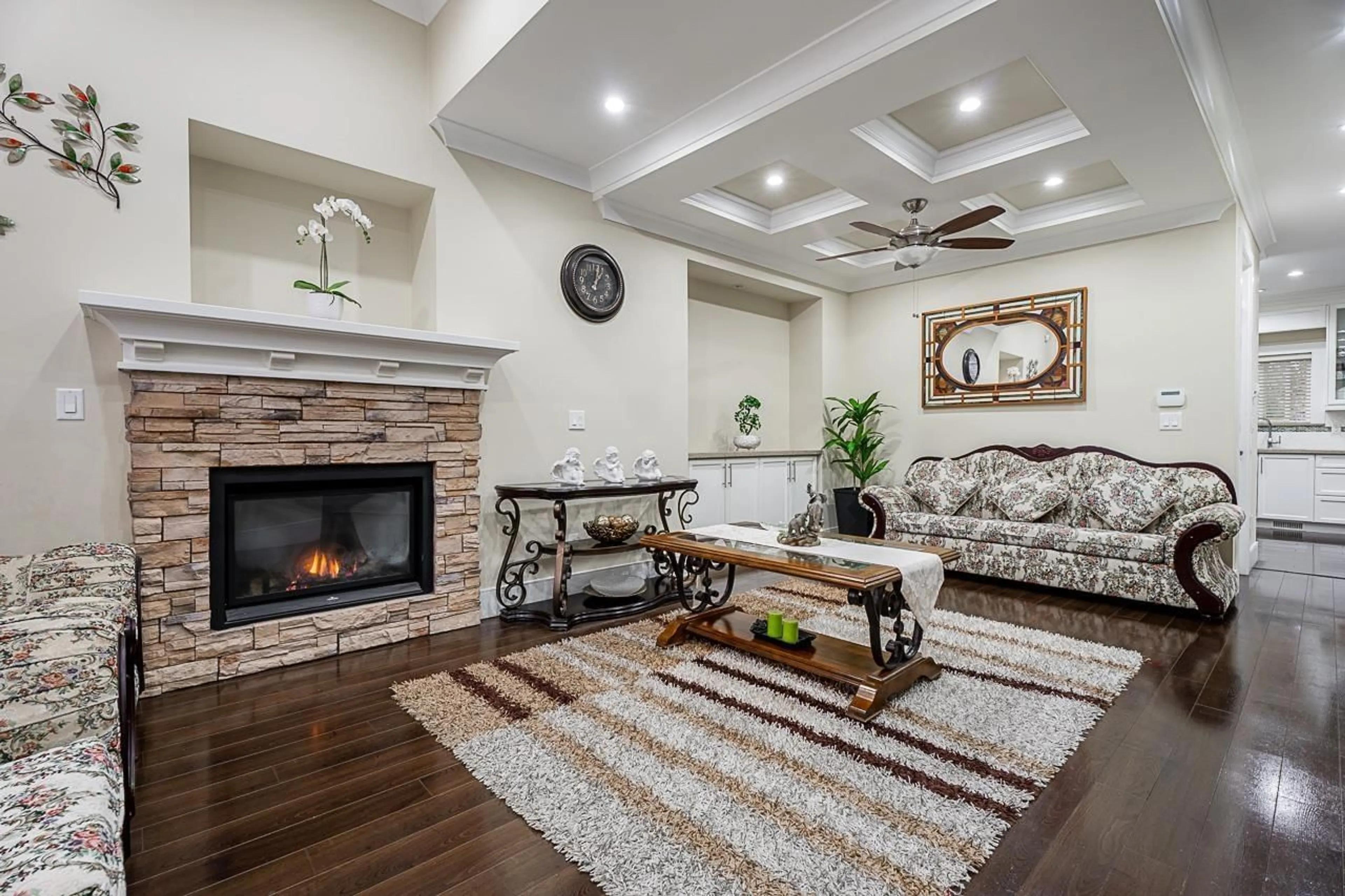 Living room with furniture, unknown for 14847 63, Surrey British Columbia V3S2W9