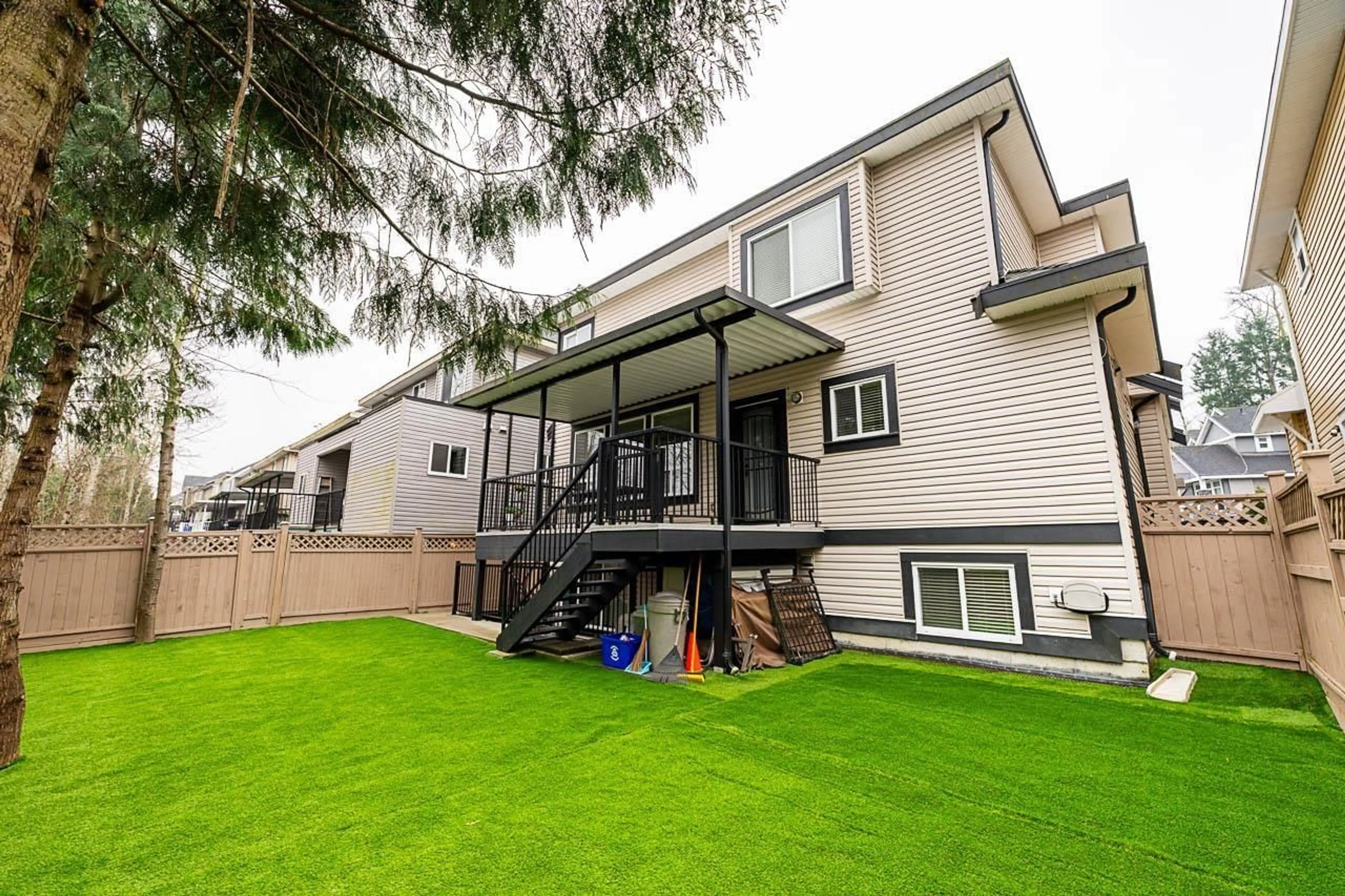 Patio, mountain view for 14847 63, Surrey British Columbia V3S2W9