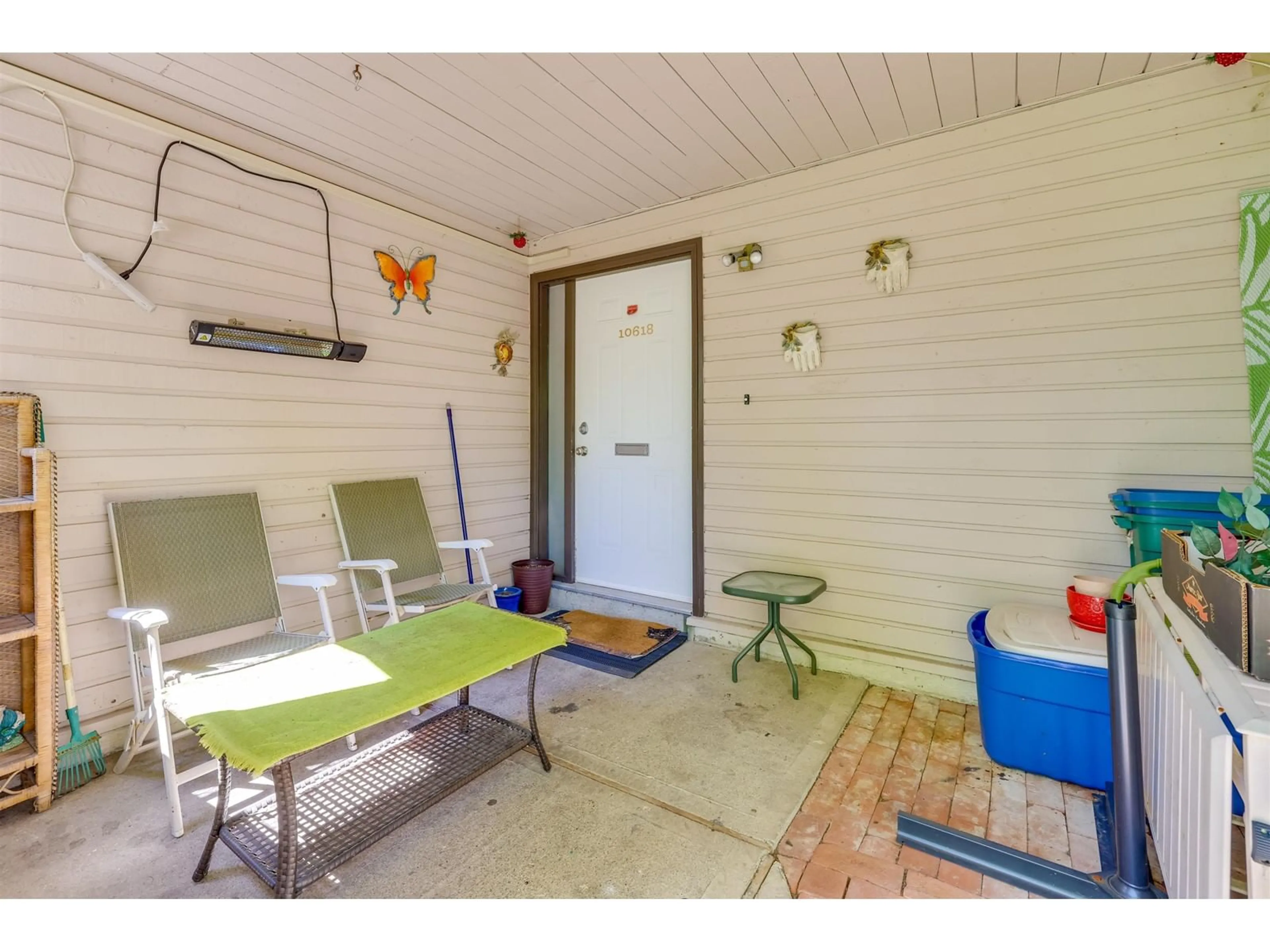 Patio, street for 10618 HOLLY PARK, Surrey British Columbia V3R6X9
