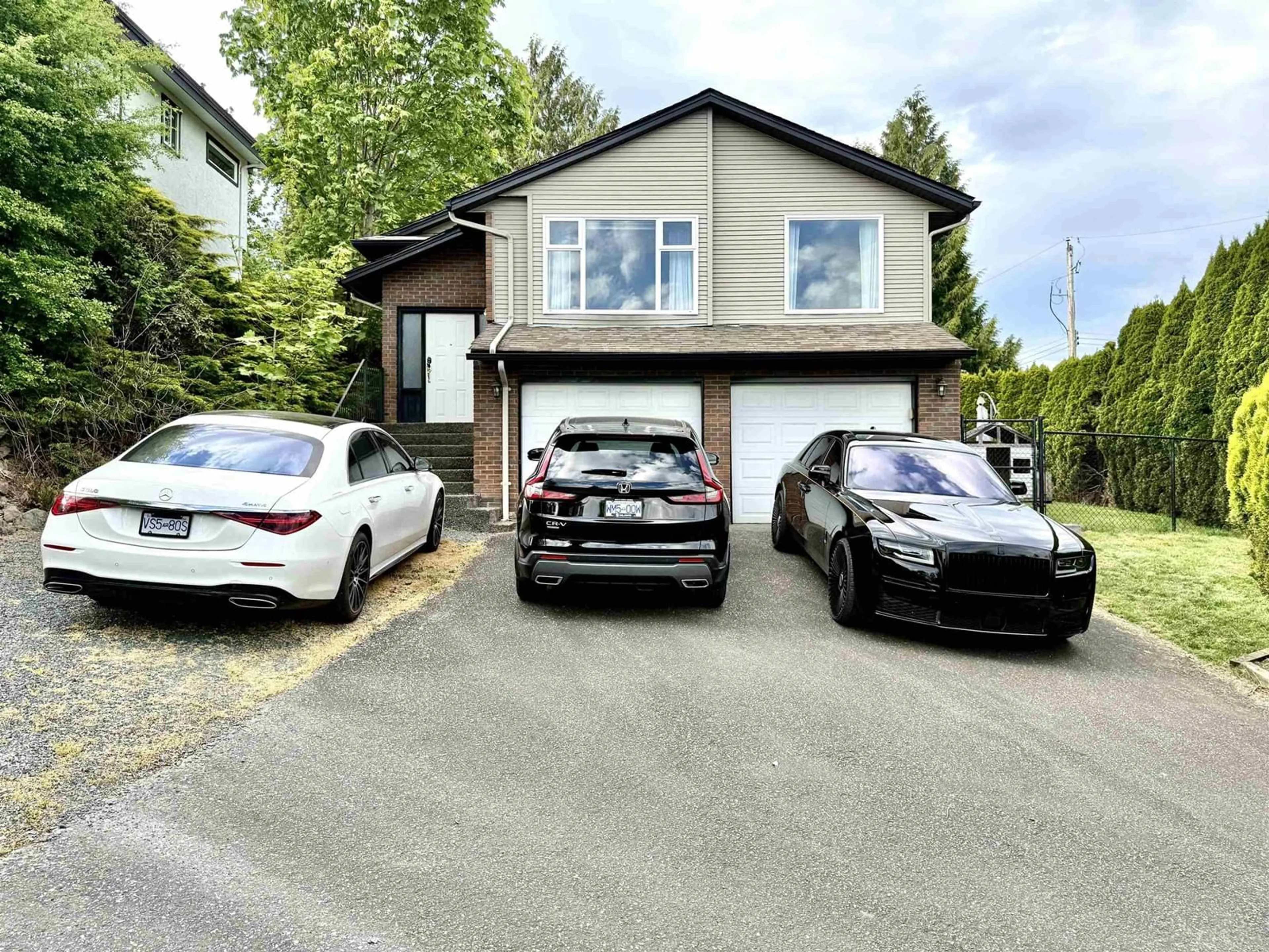 A pic from outside/outdoor area/front of a property/back of a property/a pic from drone, street for 47600 MOUNTAIN PARK DRIVE, Chilliwack British Columbia V2P7P6