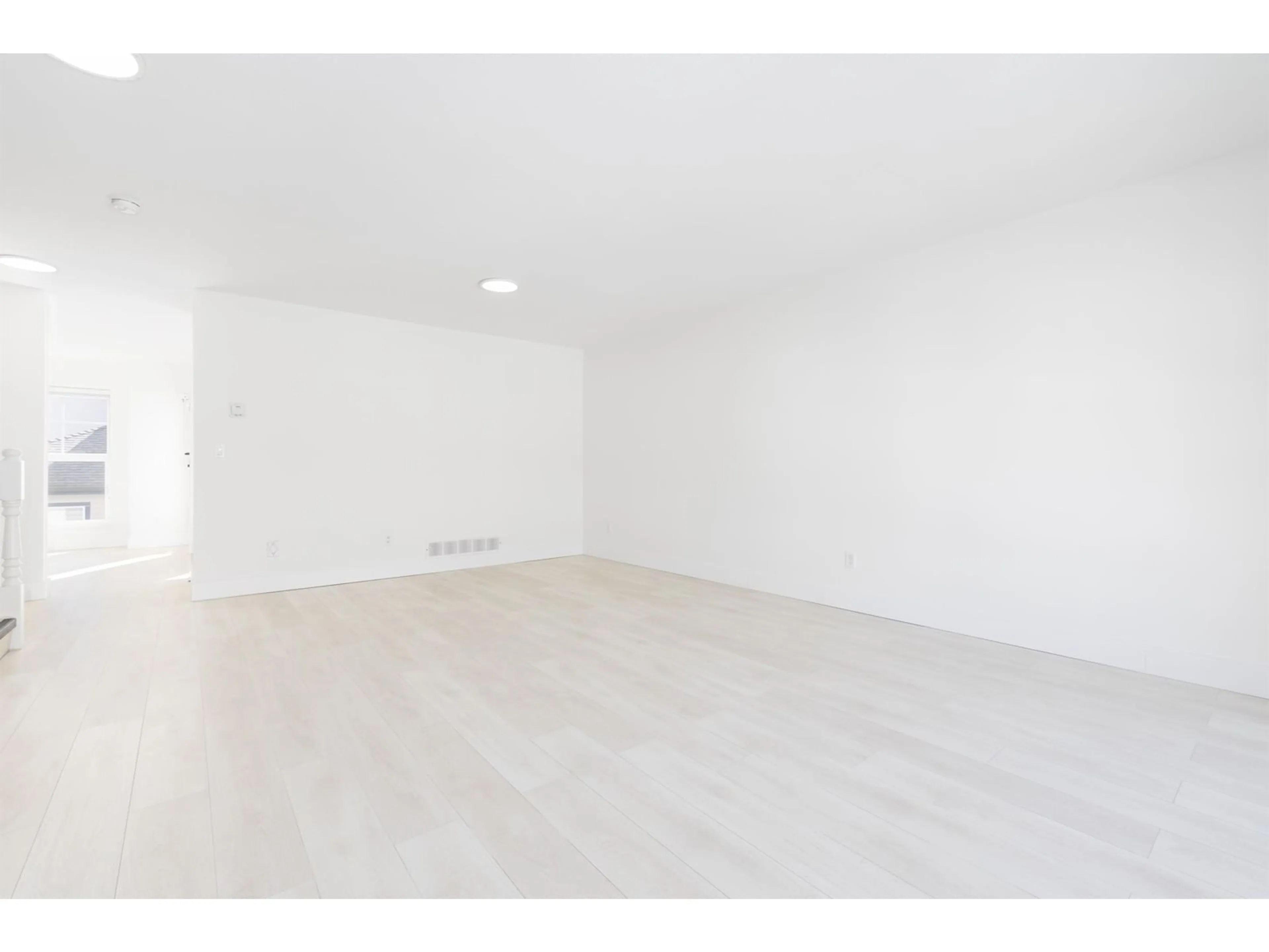 A pic of a room for 203 - 9118 149, Surrey British Columbia V3R3Z6