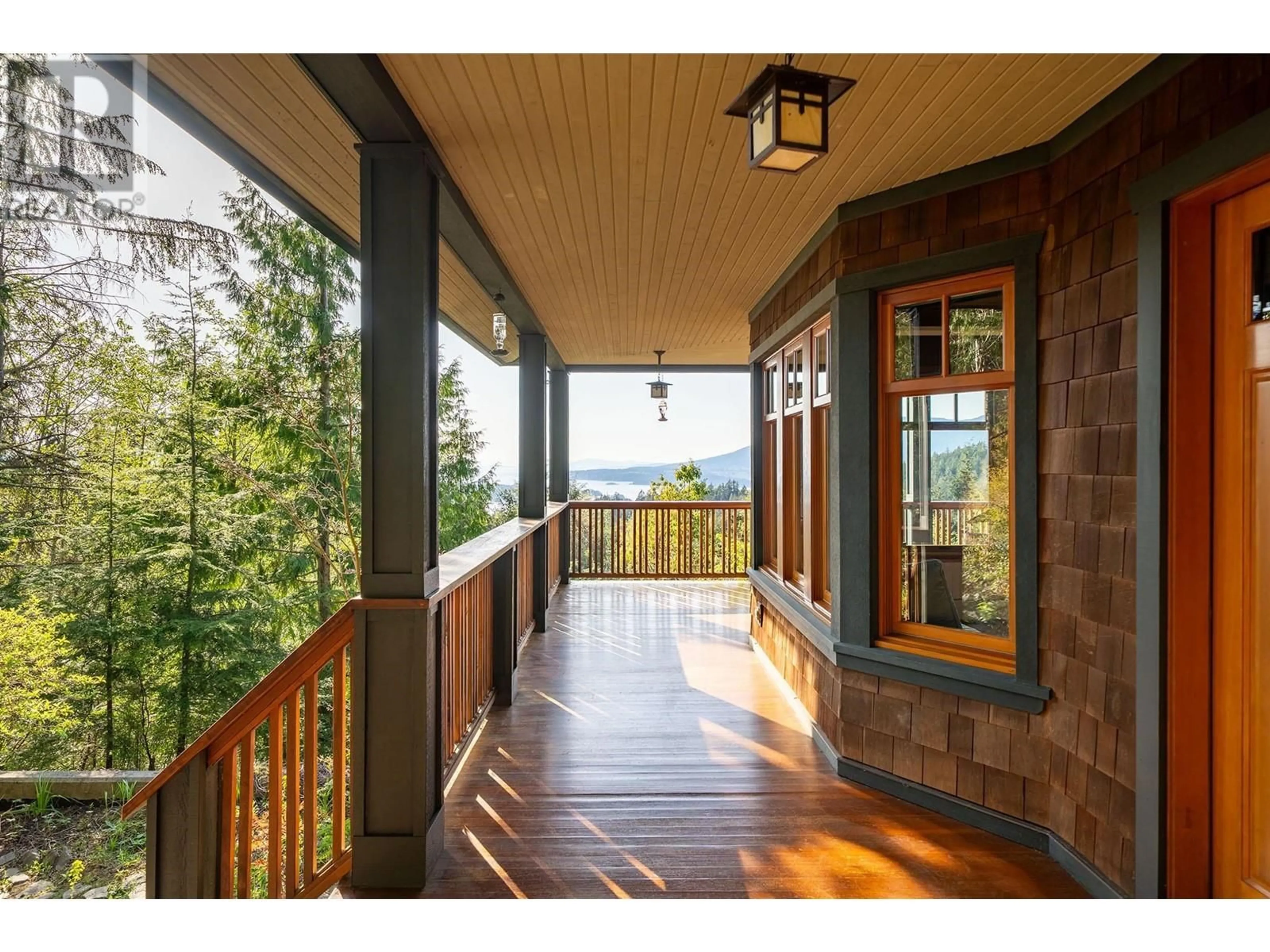 Indoor entryway for 1335 ADAMS ROAD, Bowen Island British Columbia V0N1G2