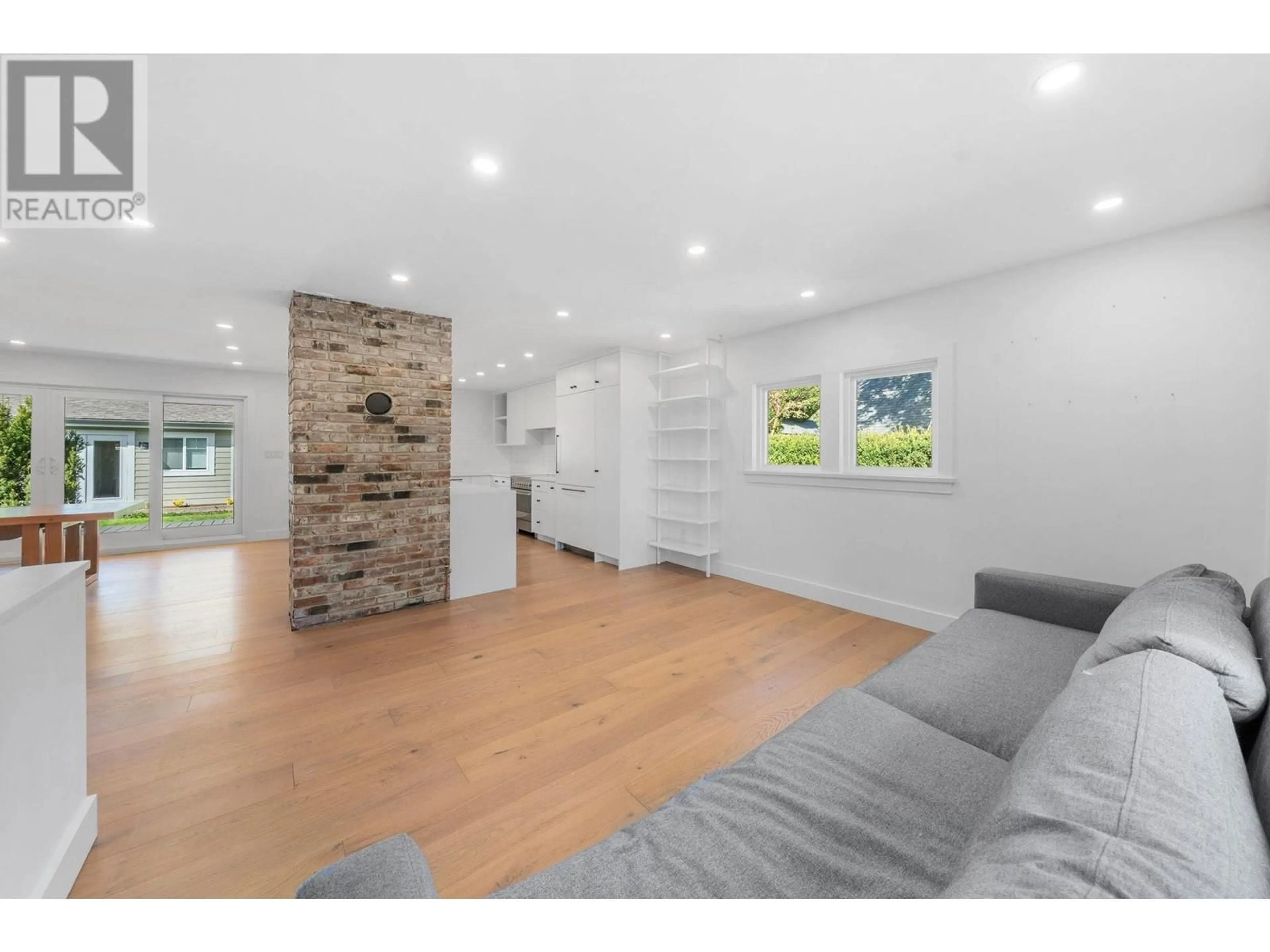 Unknown for 532 18TH STREET, North Vancouver British Columbia V7L2Y3