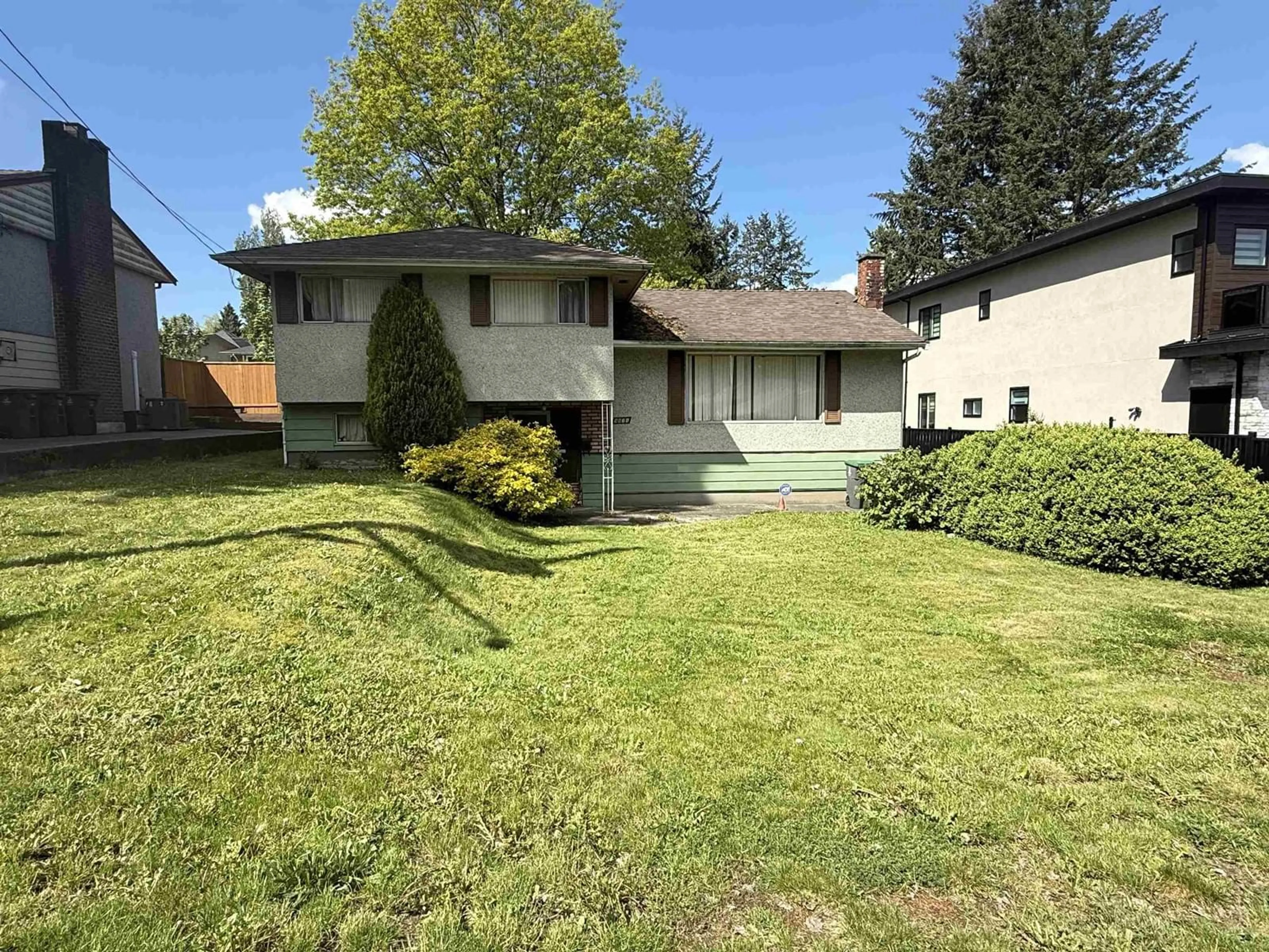 Unknown for 9871 124A, Surrey British Columbia V3V4W2