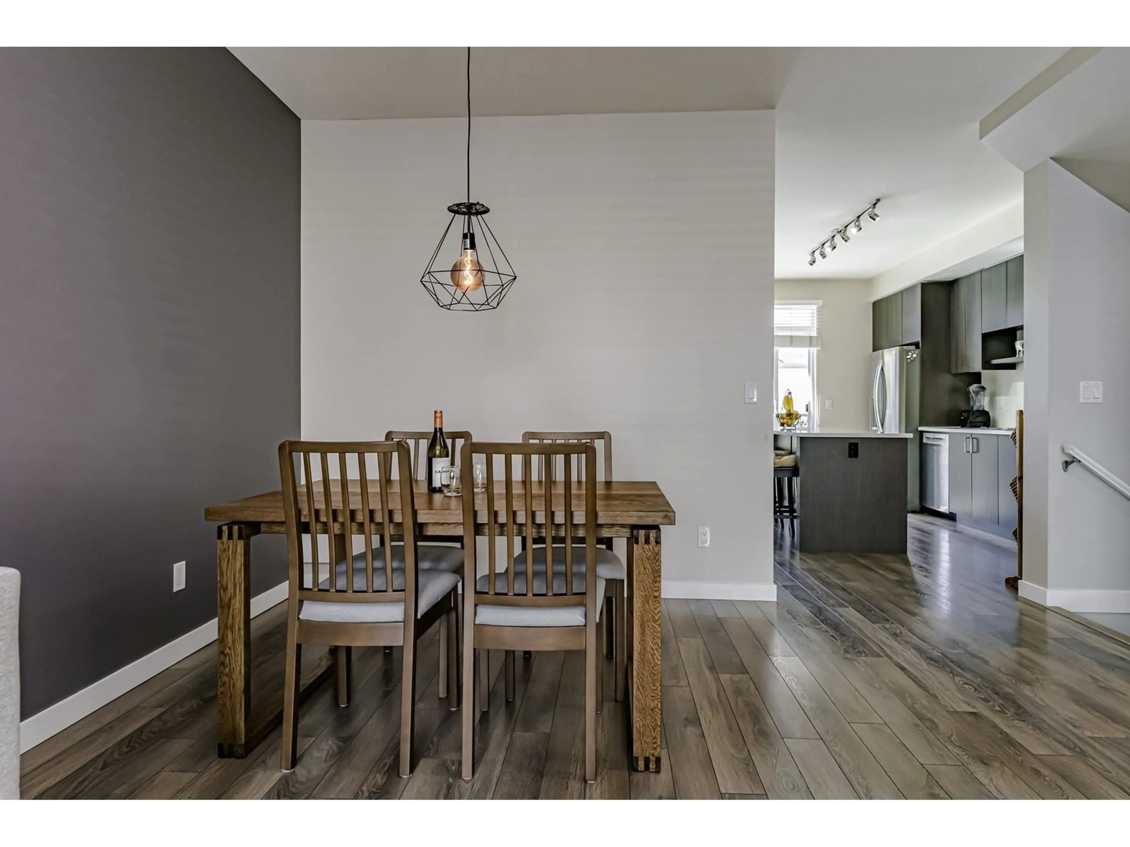 Dining room, wood/laminate floor for 19 - 15340 GUILDFORD, Surrey British Columbia V3R0C9