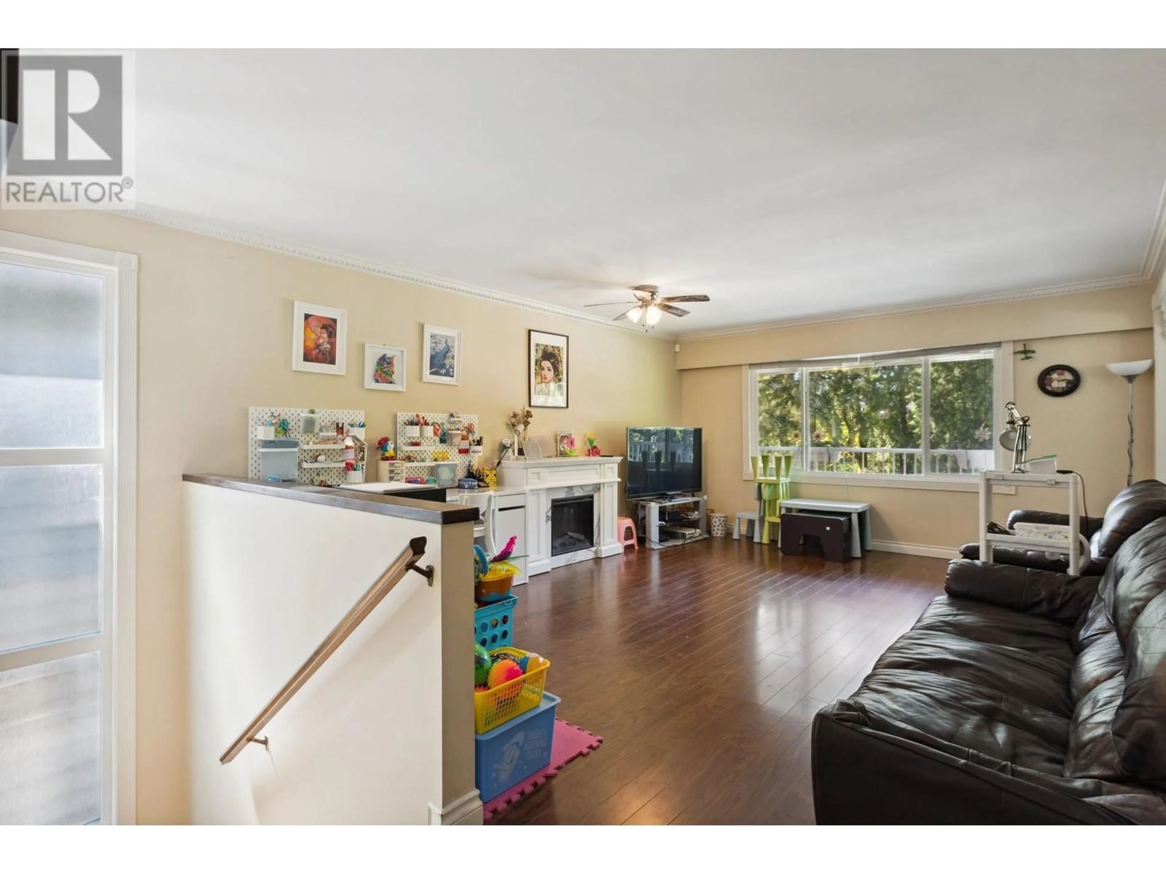 Unknown for 8224 WEDGEWOOD STREET, Burnaby British Columbia V3N1C4
