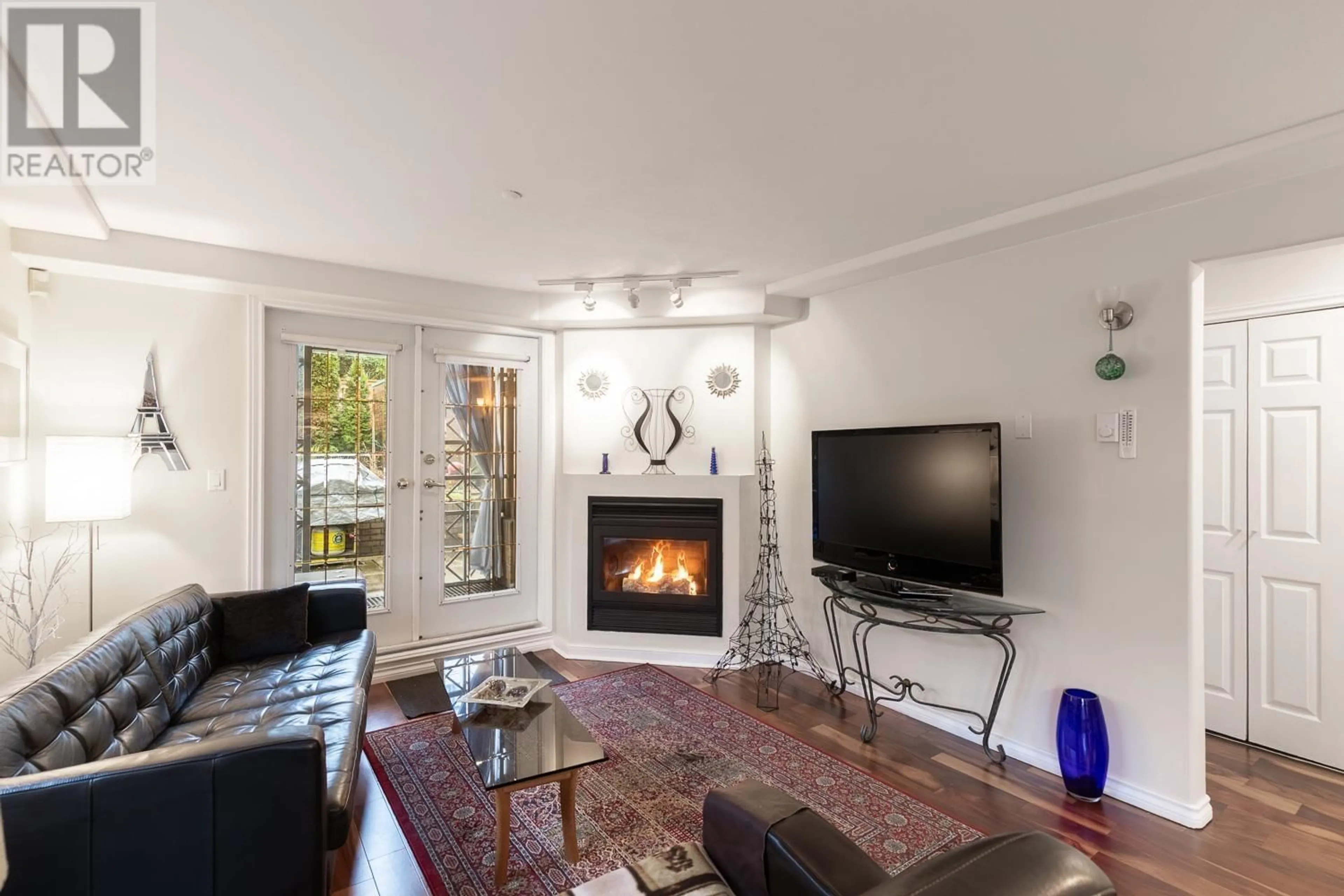 Living room with furniture, unknown for 101 - 2829 ASH STREET, Vancouver British Columbia V5Z4P5