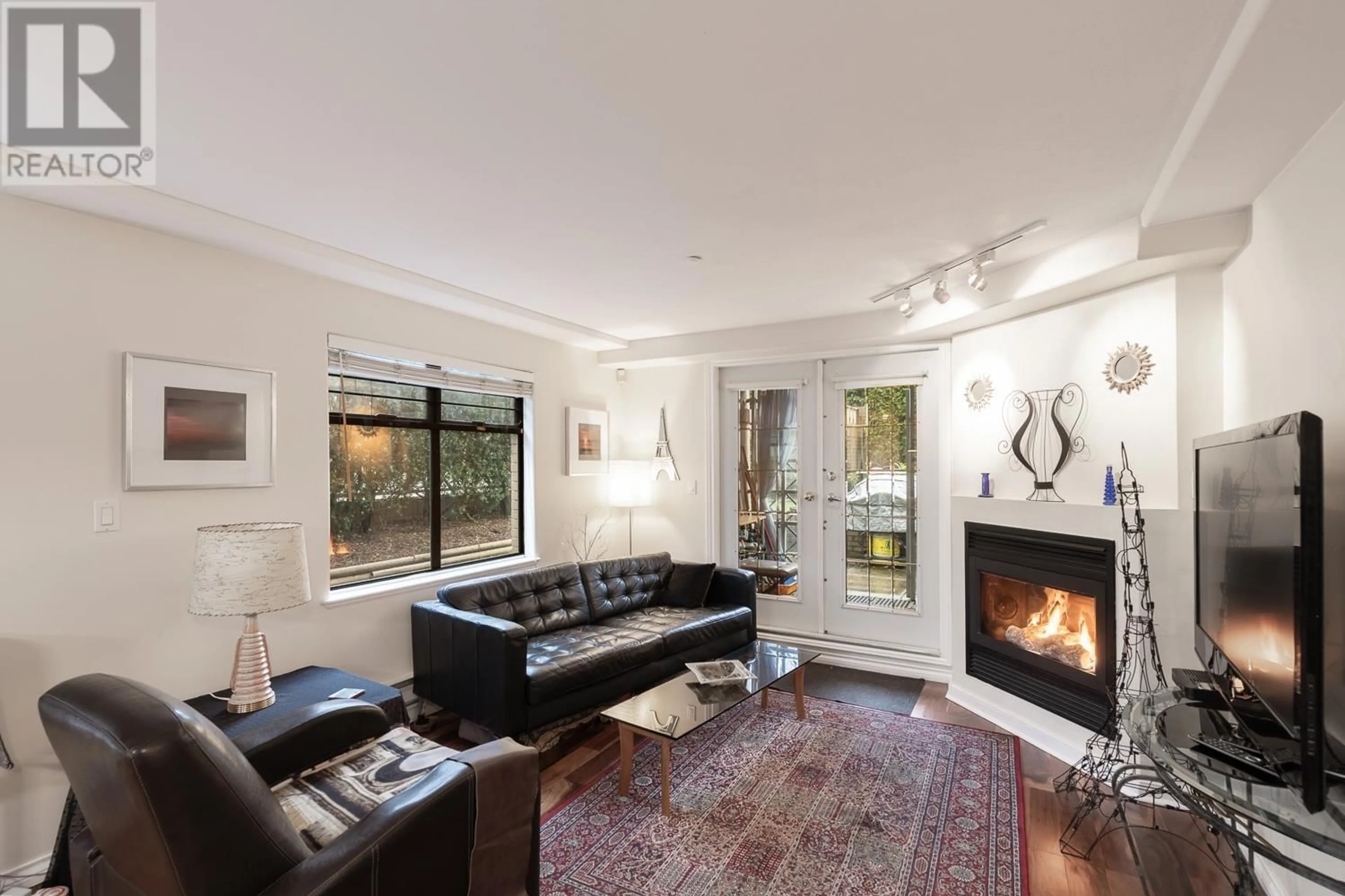 Living room with furniture, unknown for 101 - 2829 ASH STREET, Vancouver British Columbia V5Z4P5
