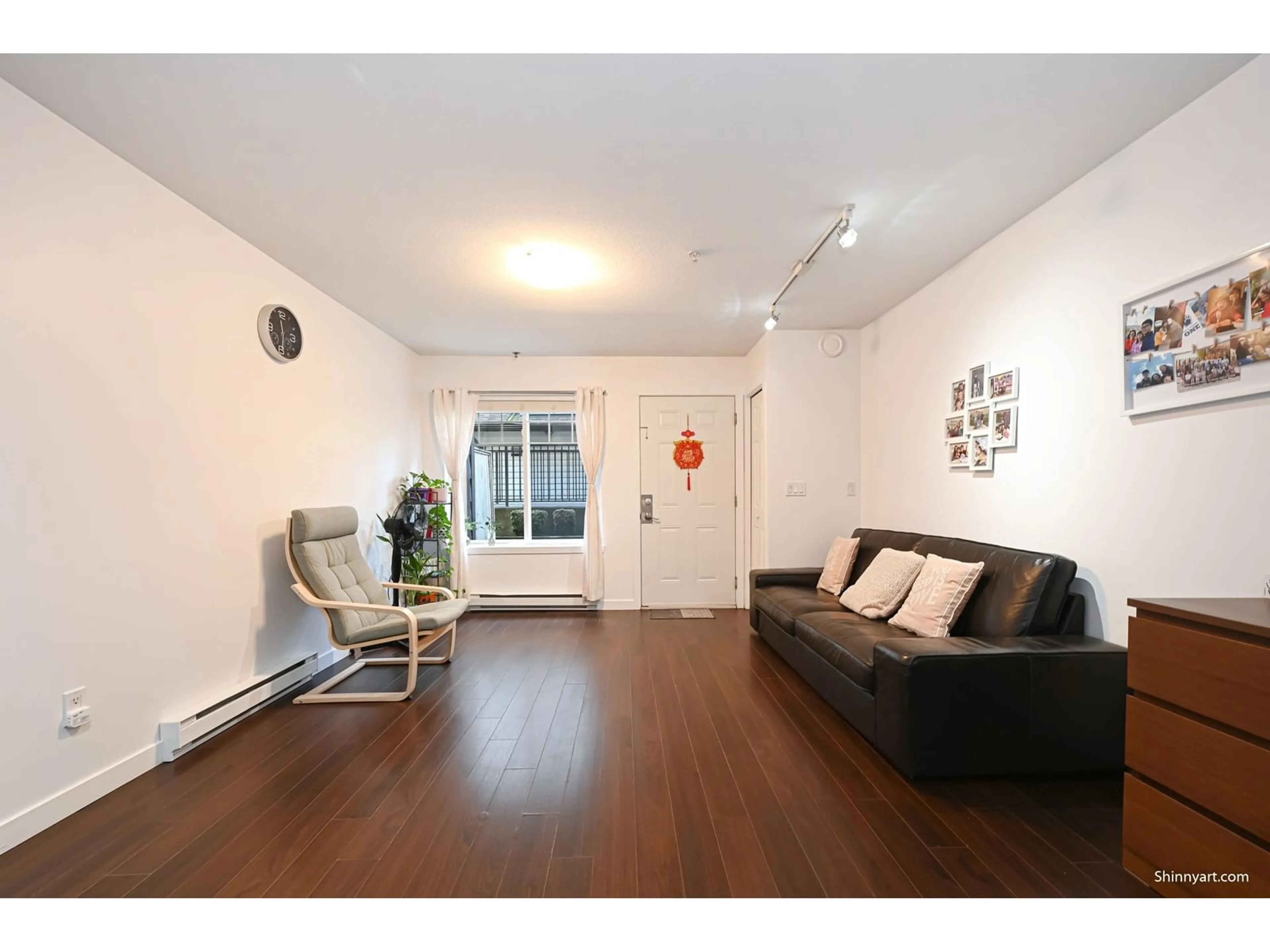 Living room with furniture, unknown for 106 - 13958 108, Surrey British Columbia V3T0B4