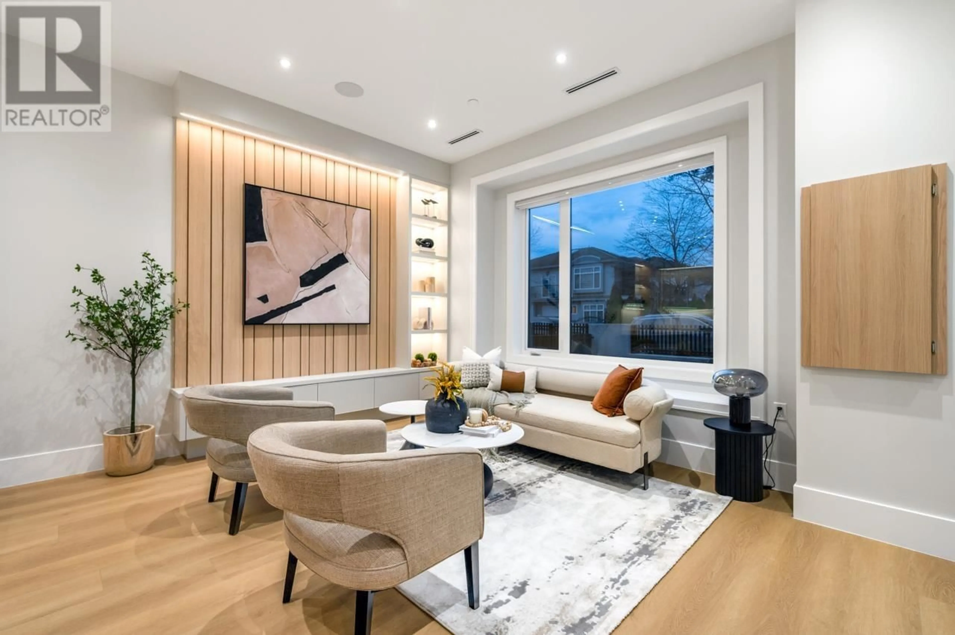 Living room with furniture, wood/laminate floor for 1 - 1426 54TH AVENUE, Vancouver British Columbia V5P1Y1
