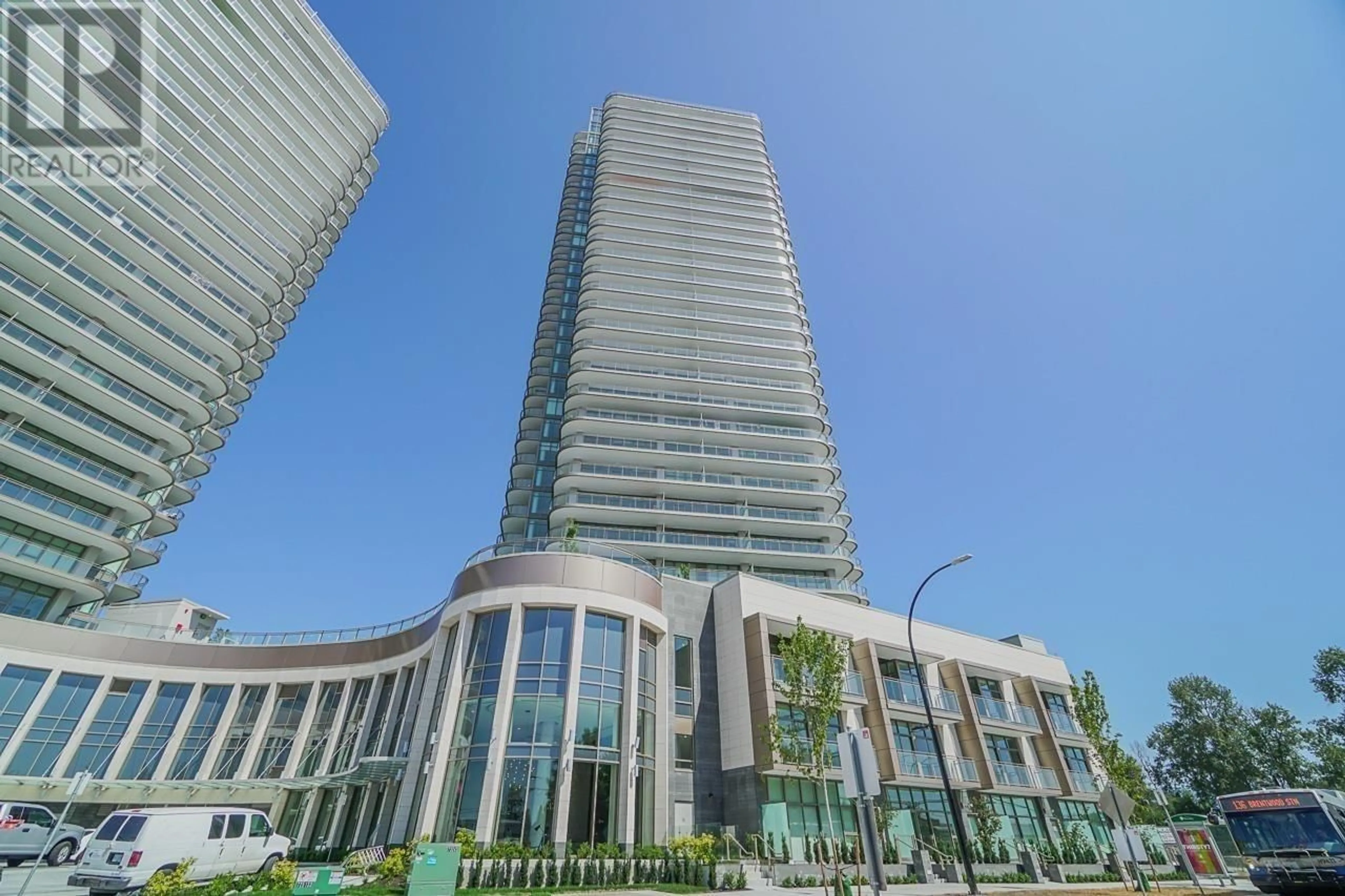 Indoor foyer for 2408 - 5333 GORING STREET, Burnaby British Columbia V5B0B6