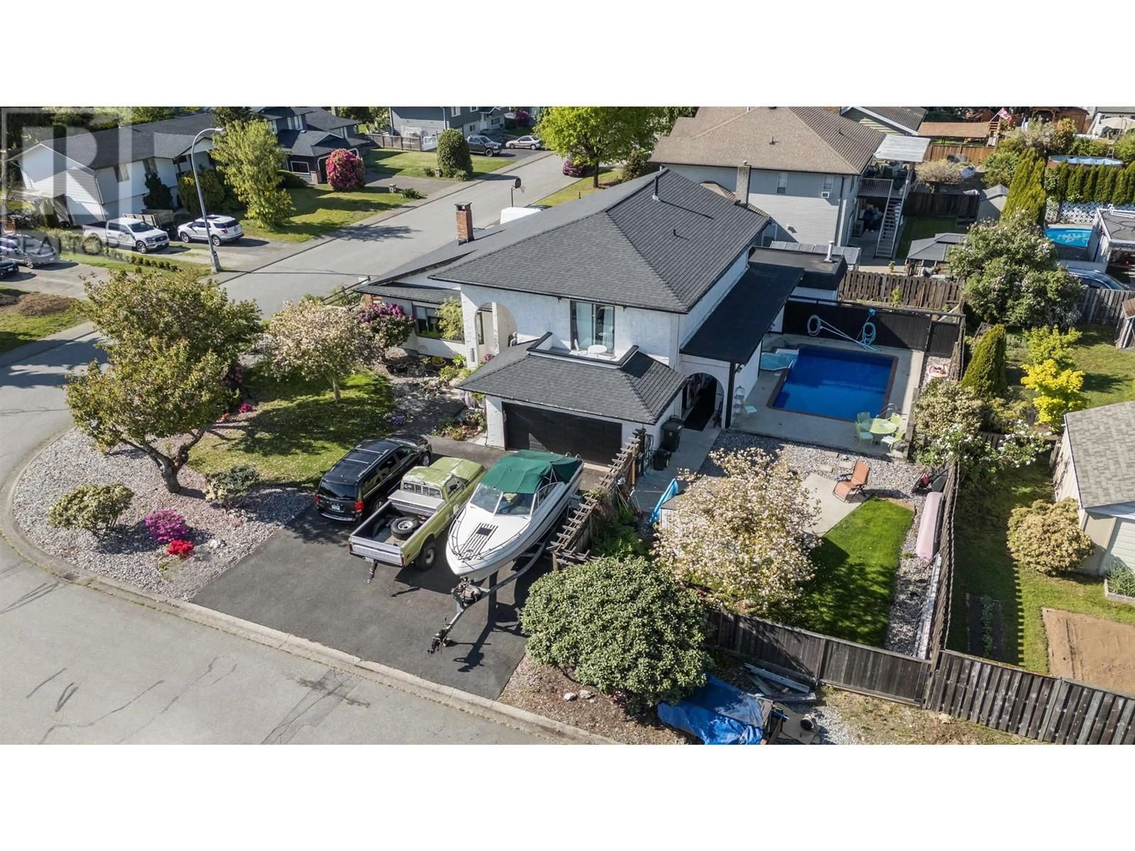 A pic from outside/outdoor area/front of a property/back of a property/a pic from drone, street for 18985 119B AVENUE, Pitt Meadows British Columbia V3Y1X4