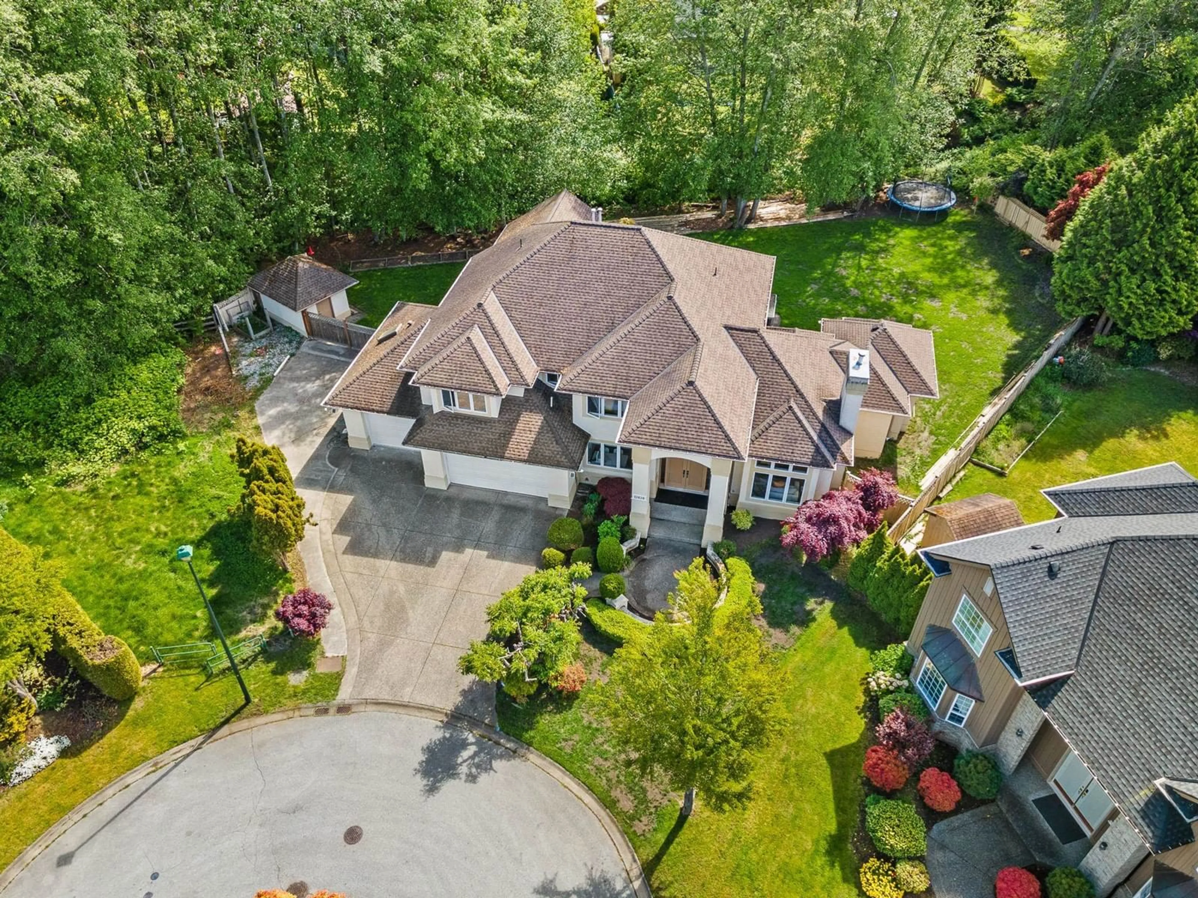 A pic from outside/outdoor area/front of a property/back of a property/a pic from drone, street for 13638 23, Surrey British Columbia V4A9V1