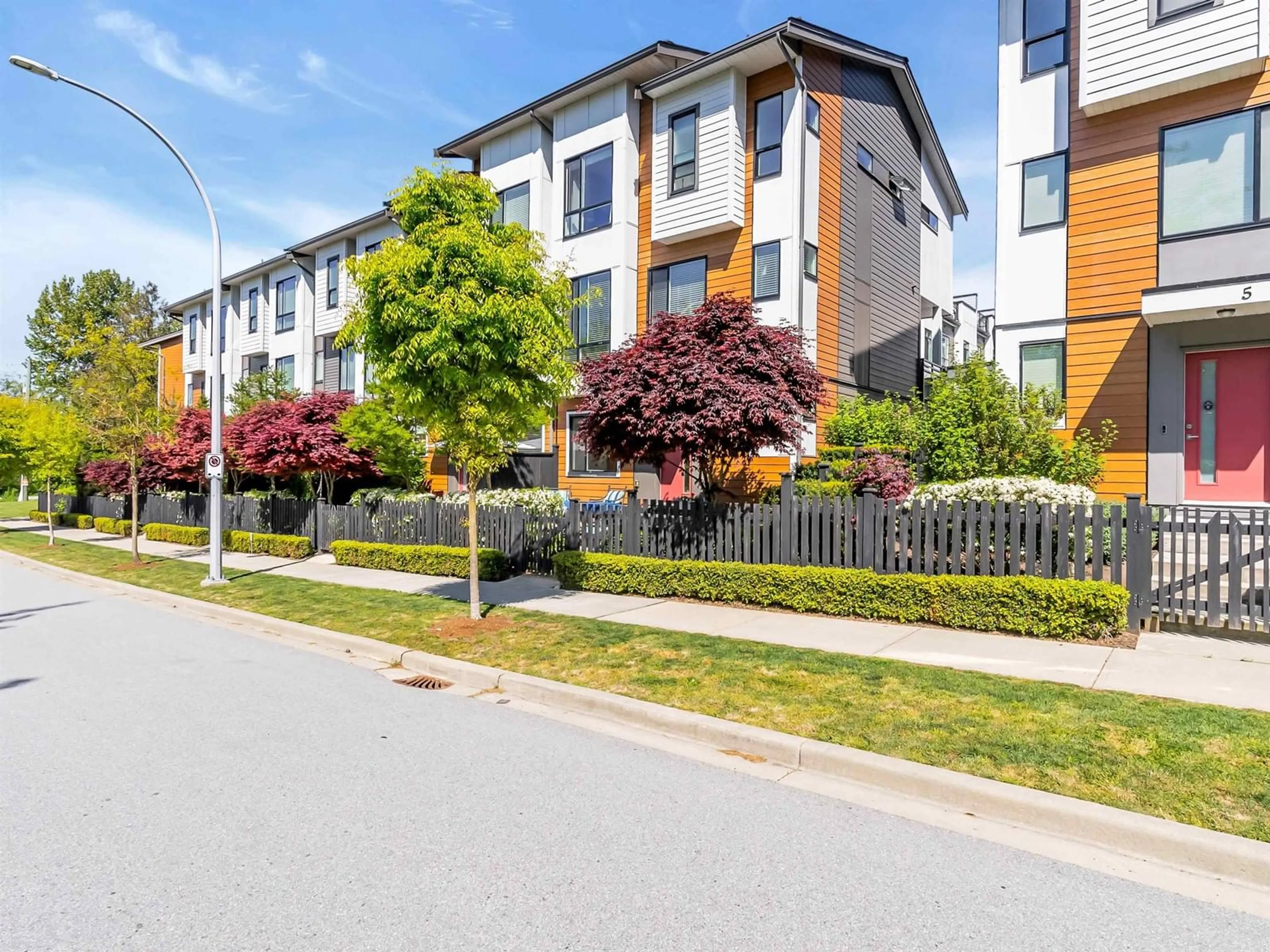 Unknown for 6 - 16433 19, Surrey British Columbia V3Z0Z1