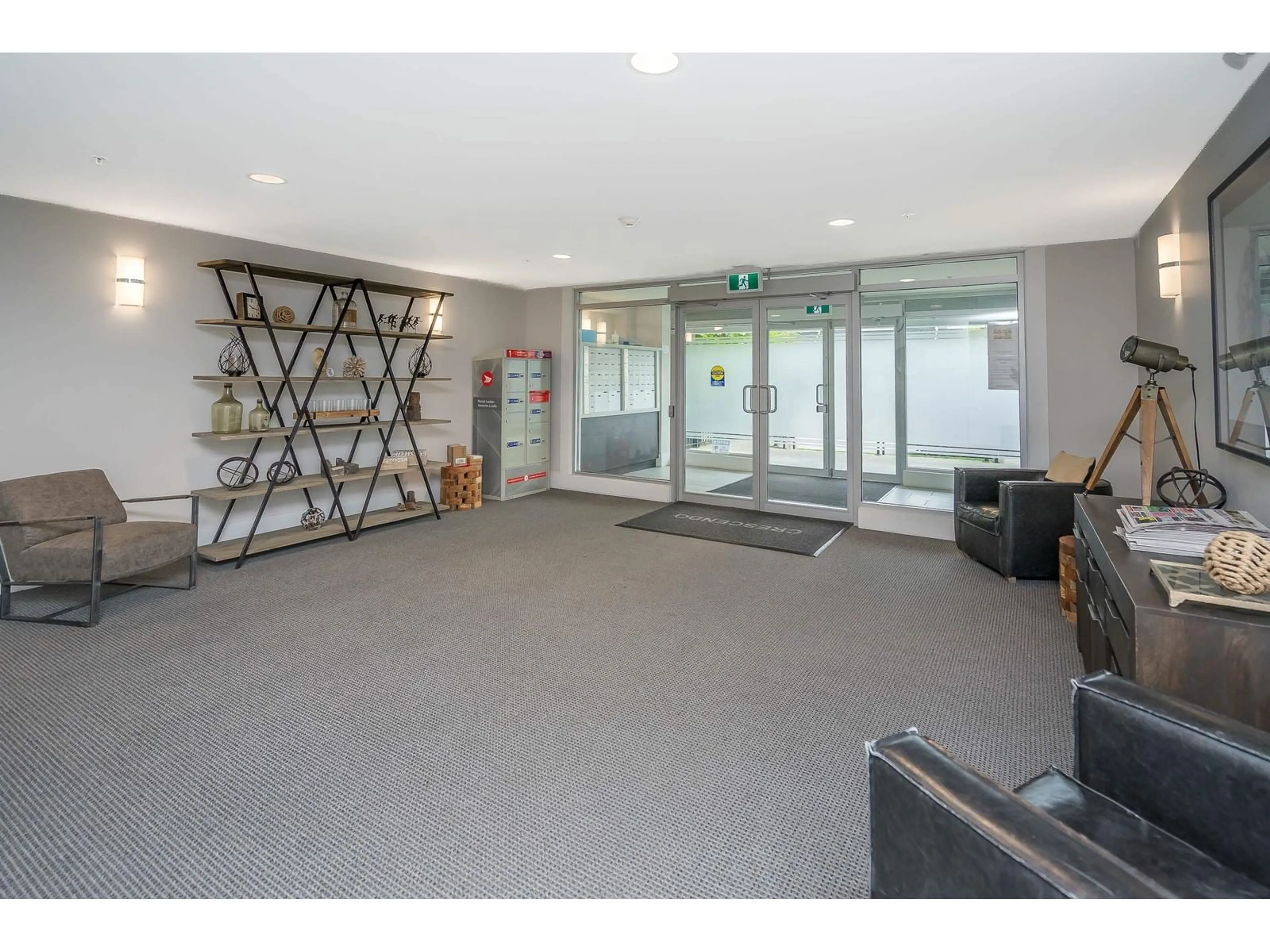 Indoor foyer for 410 - 14550 WINTER, Surrey British Columbia V4P0G4