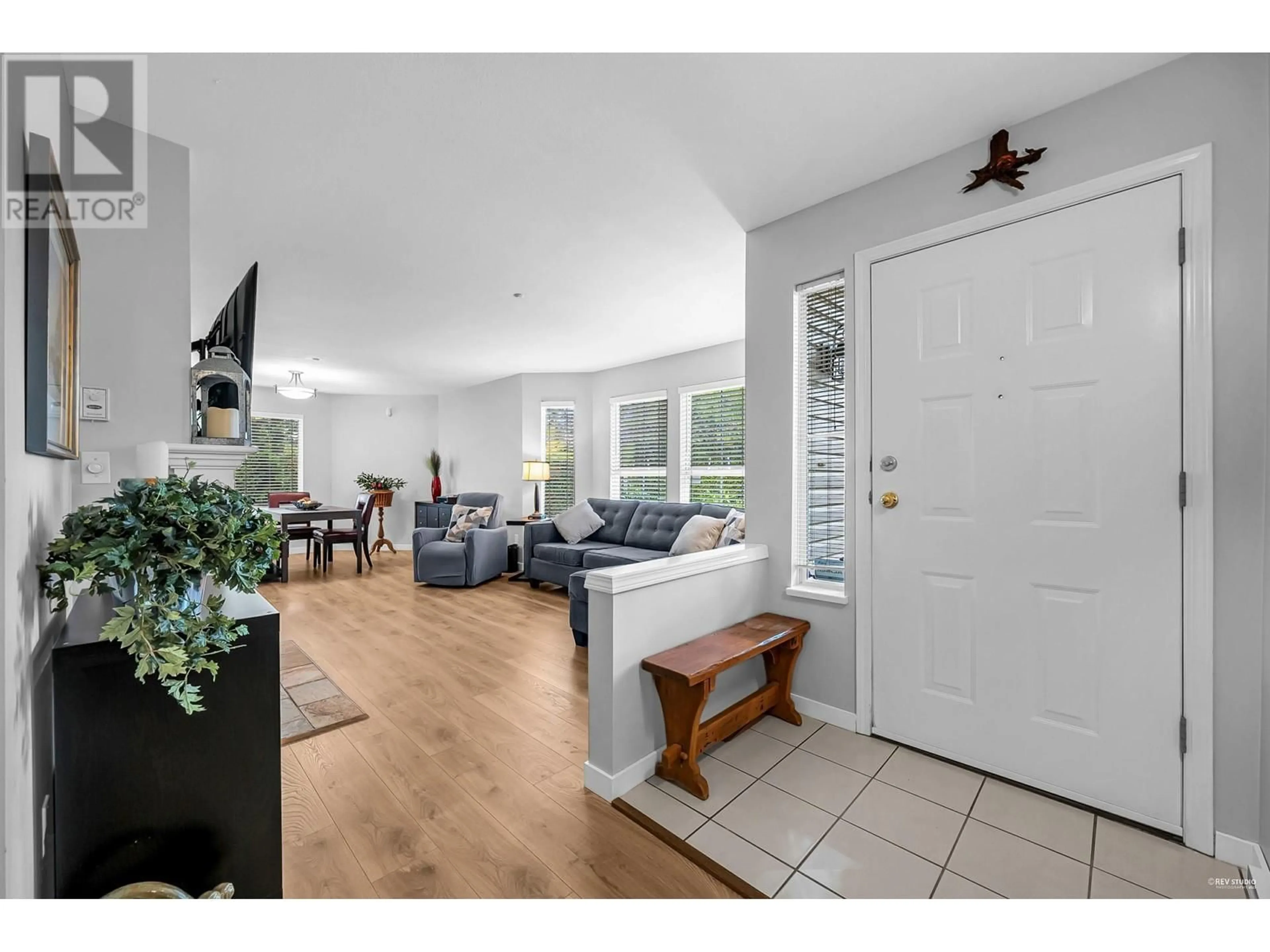 Indoor entryway for 25 - 19060 FORD ROAD, Pitt Meadows British Columbia V3Y2M2