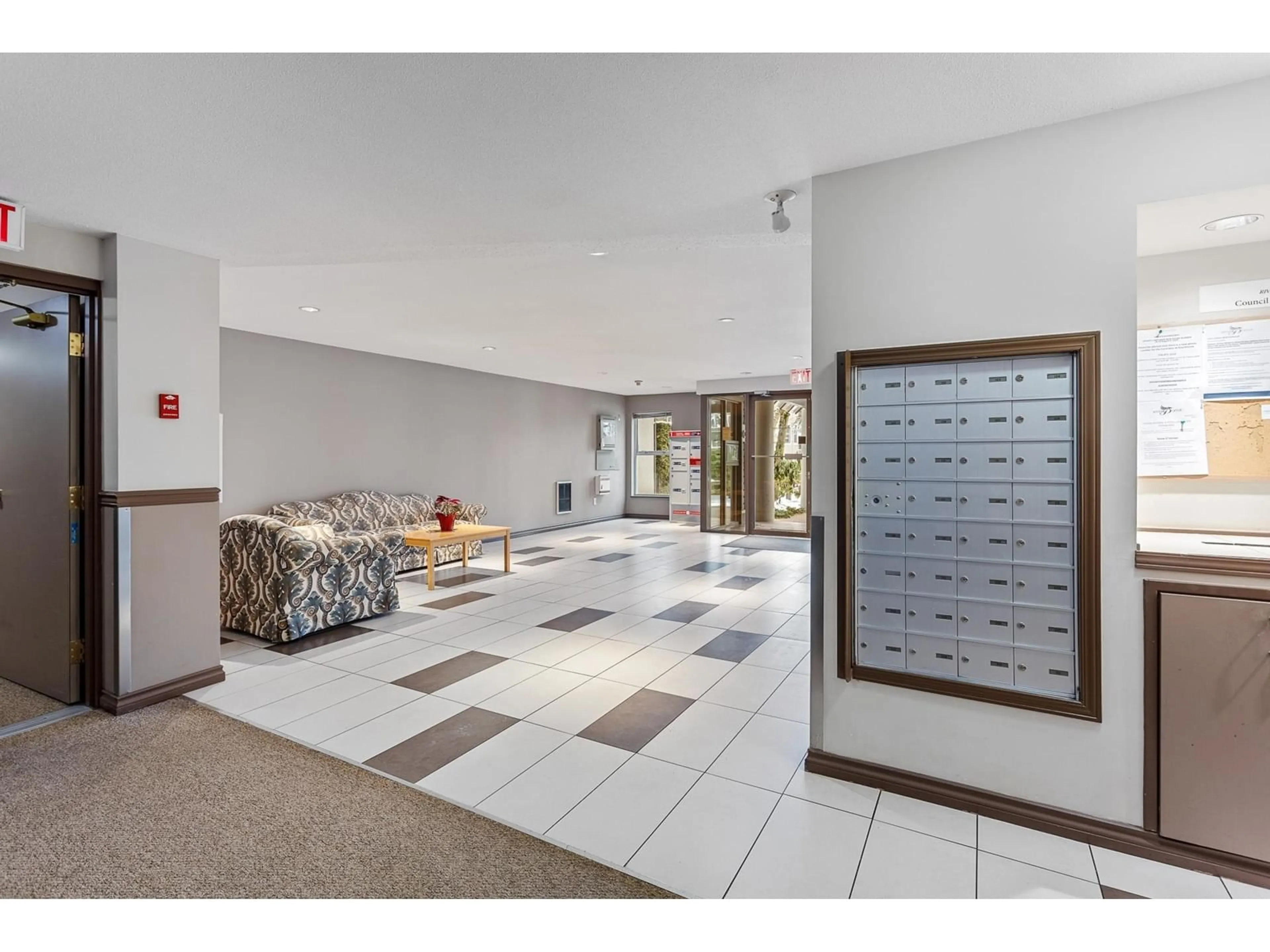 Indoor foyer for 116 - 15110 108, Surrey British Columbia V3R0T6