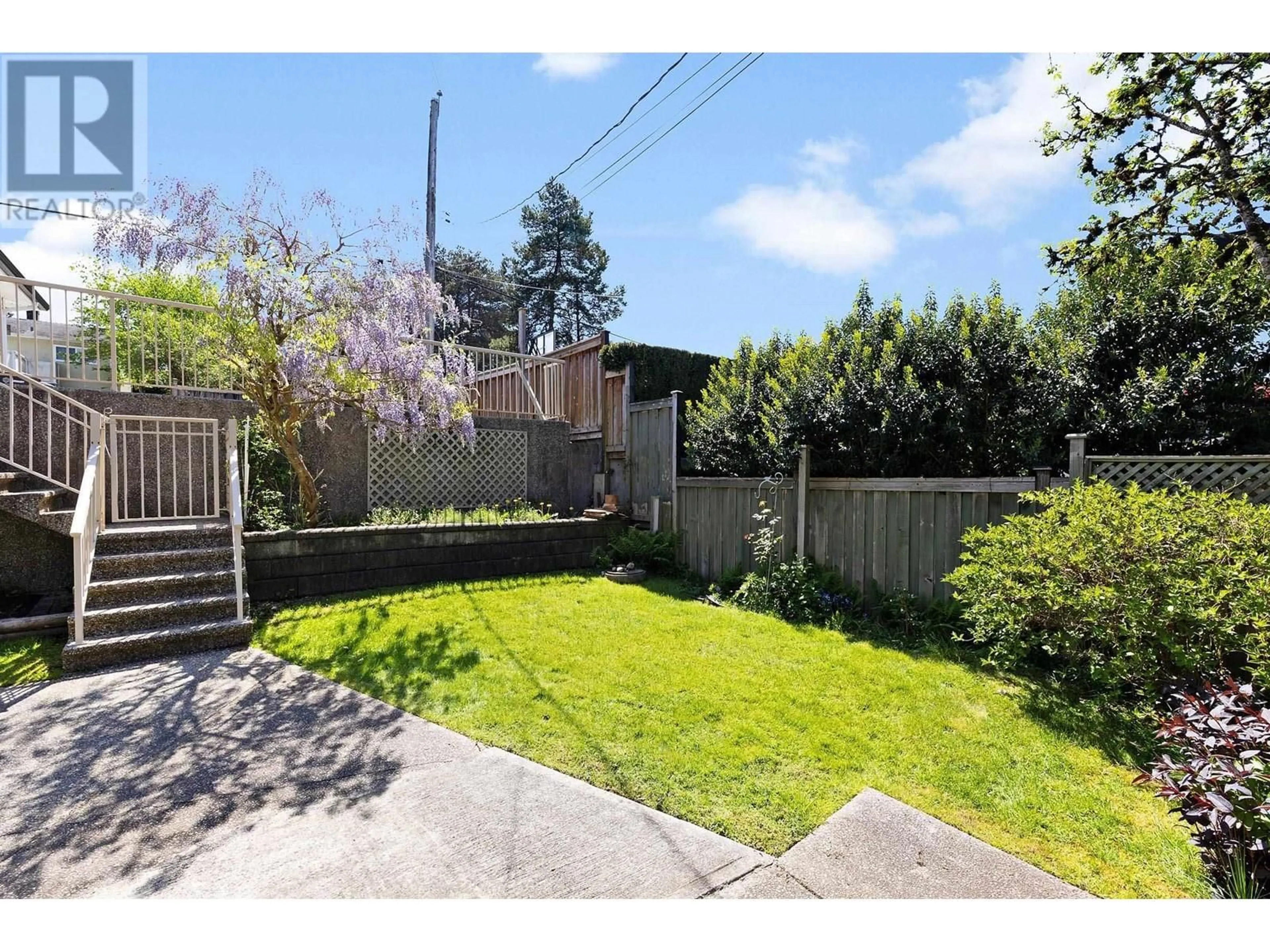 Unknown for 4420 WILDWOOD CRESCENT, Burnaby British Columbia V5G2M4