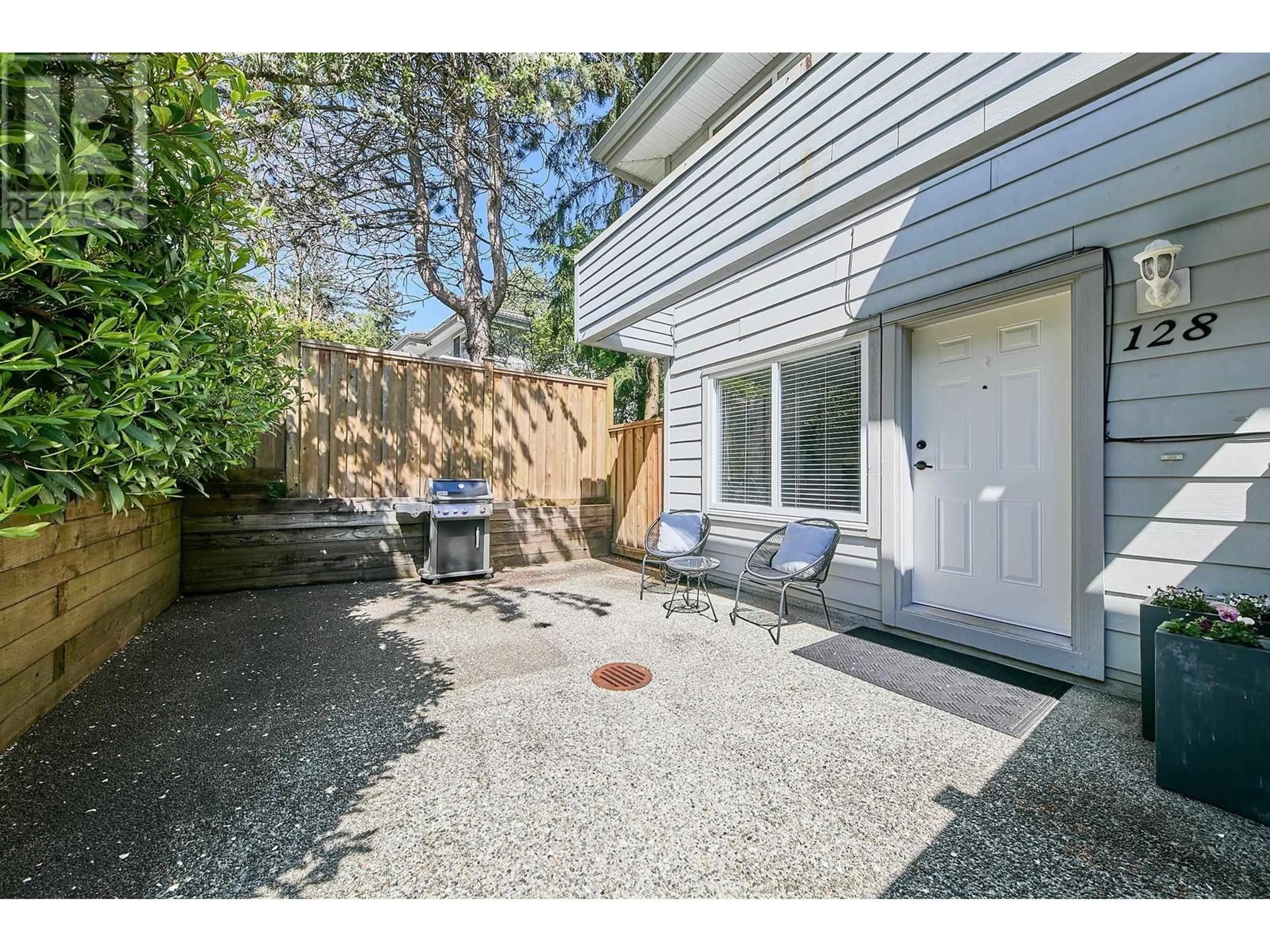 Patio, street for 128 SHORELINE CIRCLE, Port Moody British Columbia V3H5B3