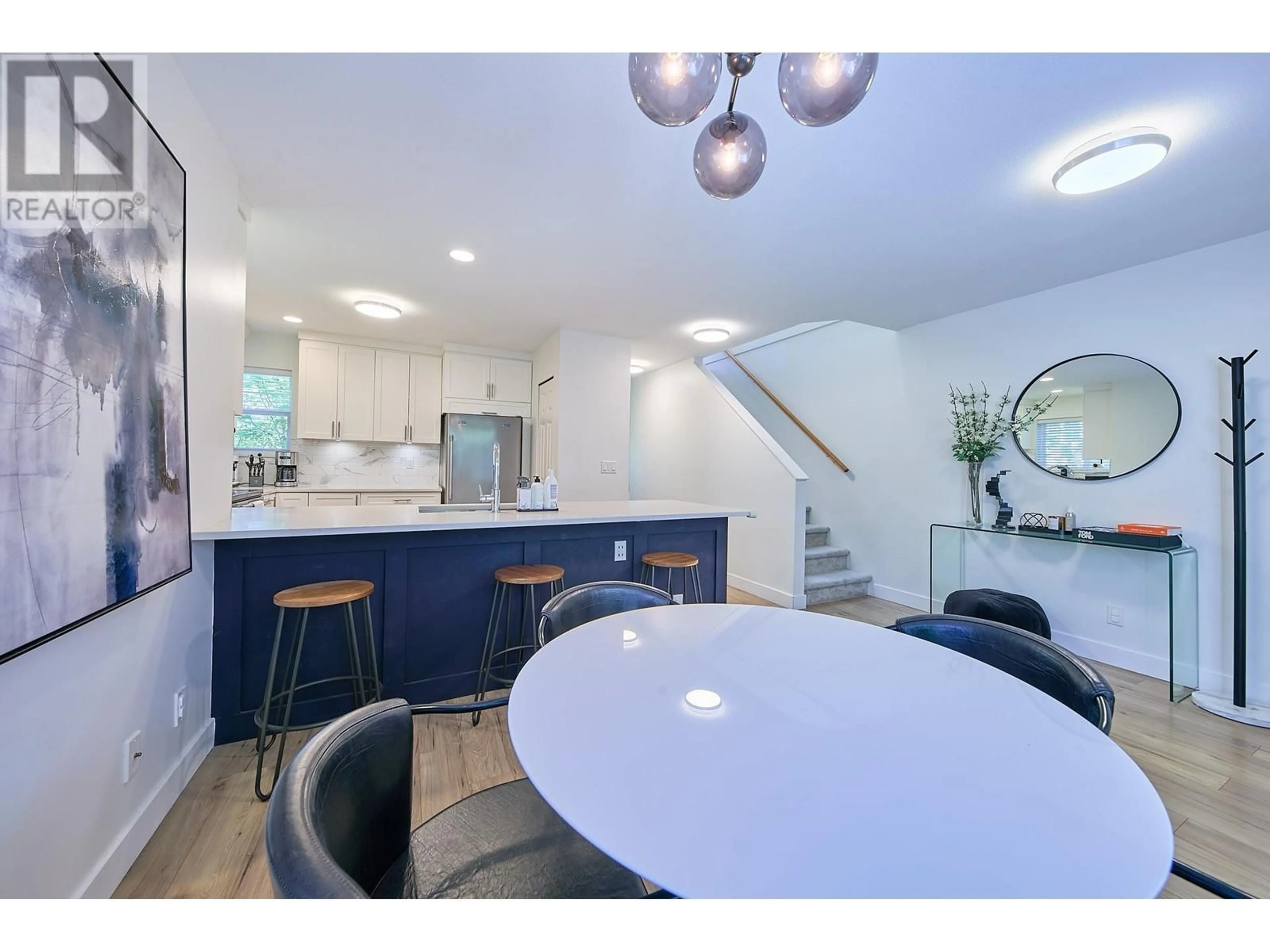 Open concept kitchen, unknown for 128 SHORELINE CIRCLE, Port Moody British Columbia V3H5B3