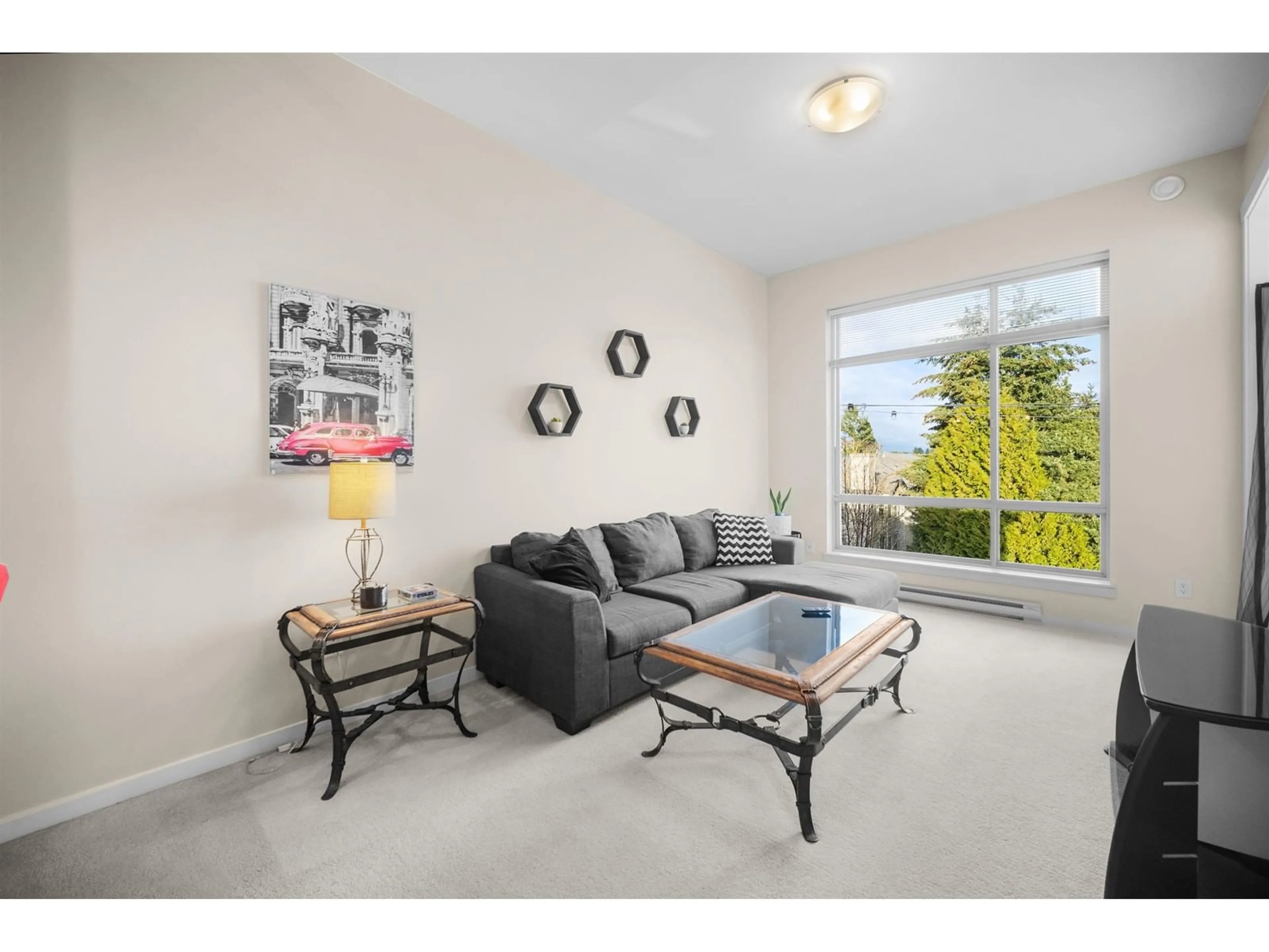 Living room with furniture, unknown for 522 - 13789 107A, Surrey British Columbia V3T0B8