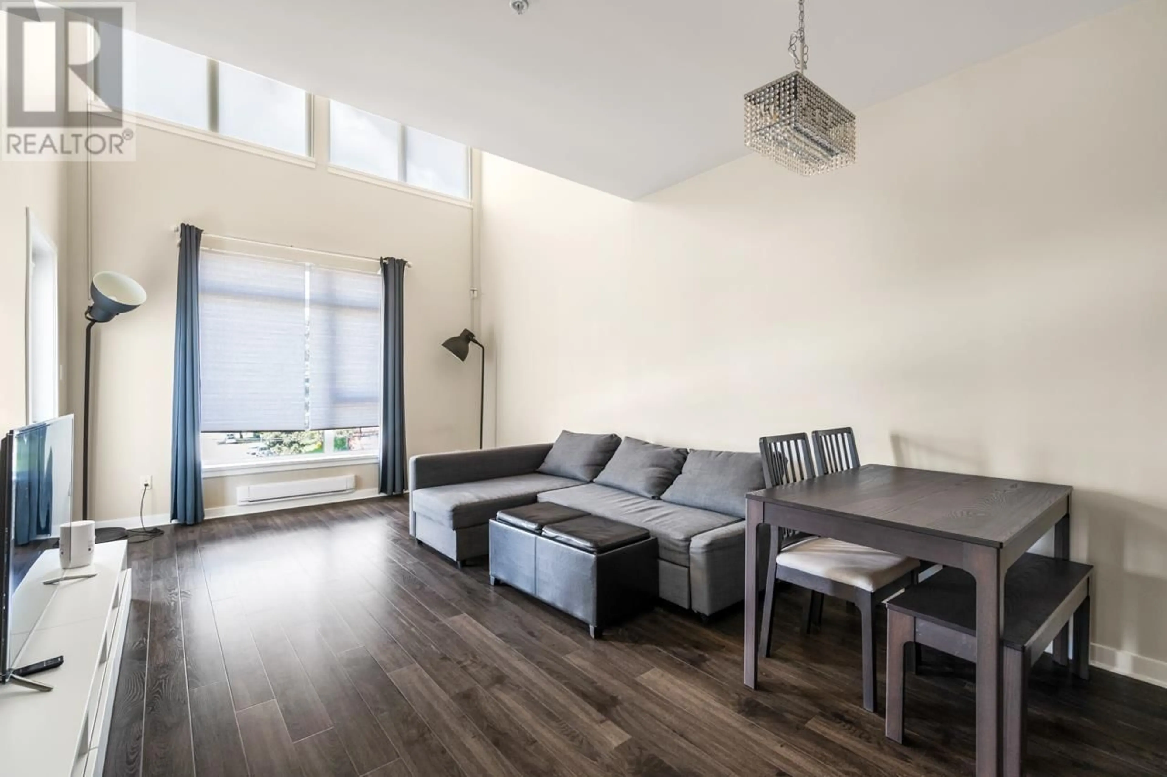 Living room with furniture, wood/laminate floor for PH7 - 5248 GRIMMER STREET, Burnaby British Columbia V5H0E1