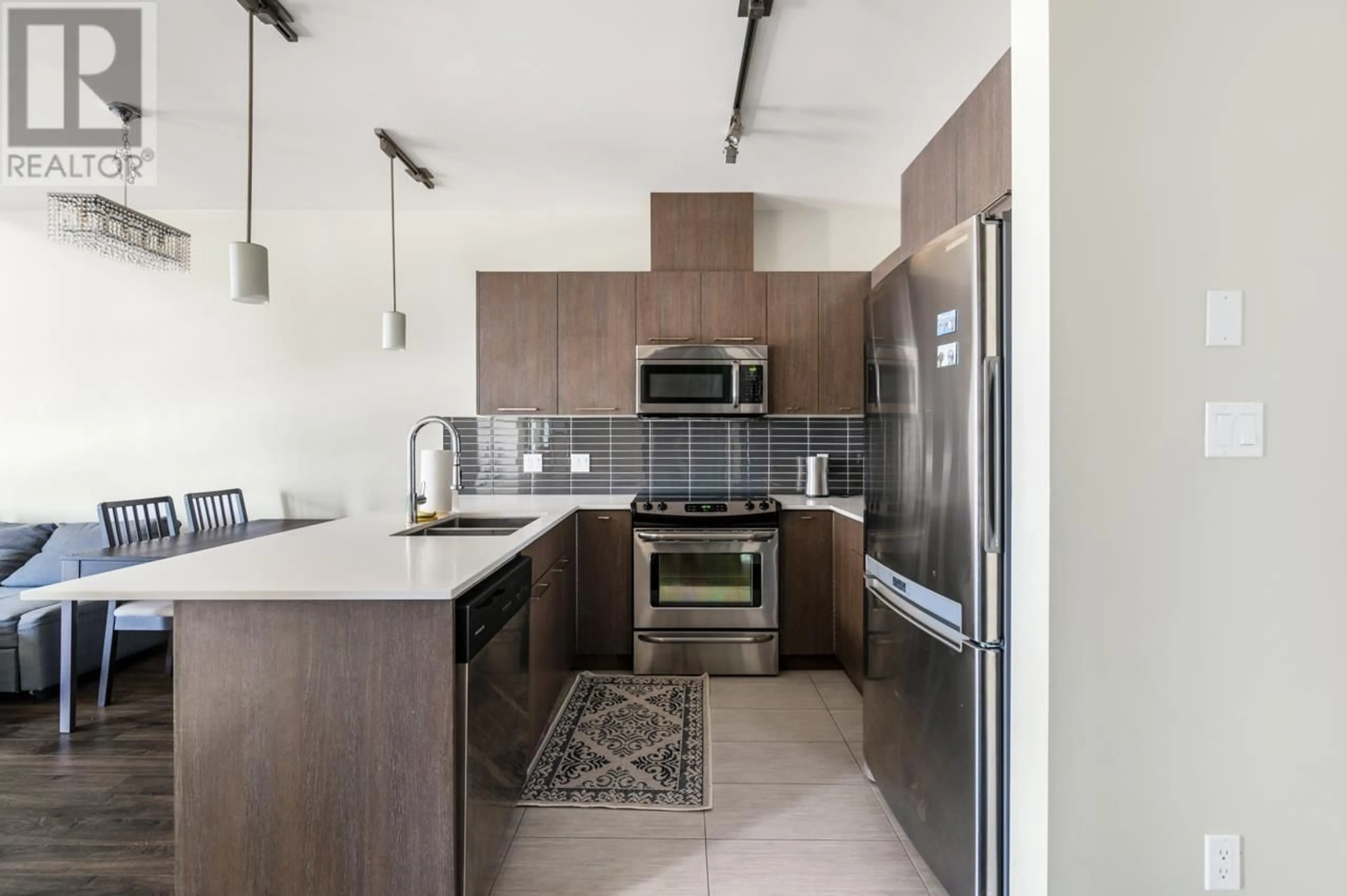 Standard kitchen, ceramic/tile floor for PH7 - 5248 GRIMMER STREET, Burnaby British Columbia V5H0E1