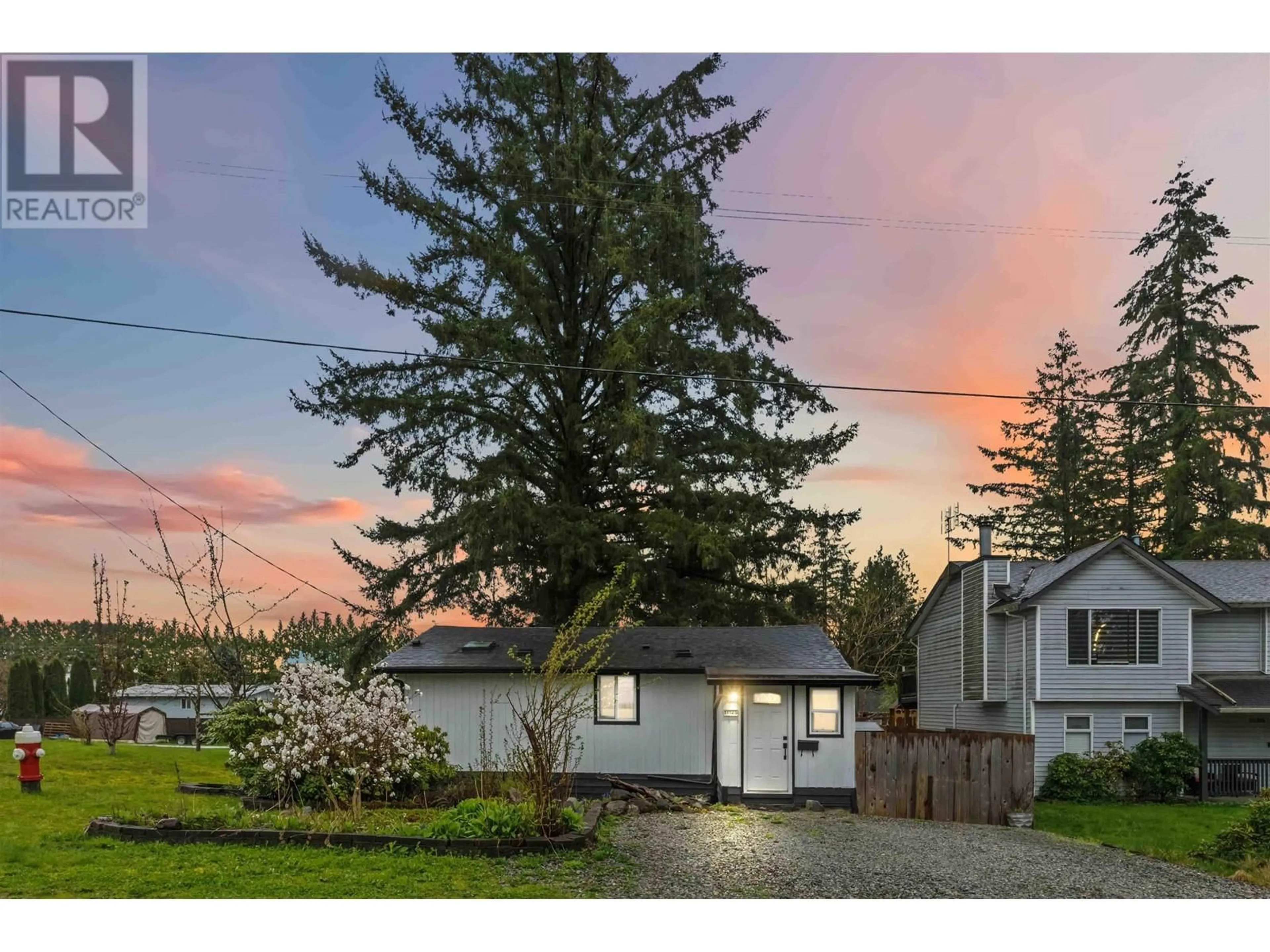 A pic from outside/outdoor area/front of a property/back of a property/a pic from drone, street for 11125 CHARLTON STREET, Maple Ridge British Columbia V2X1N5