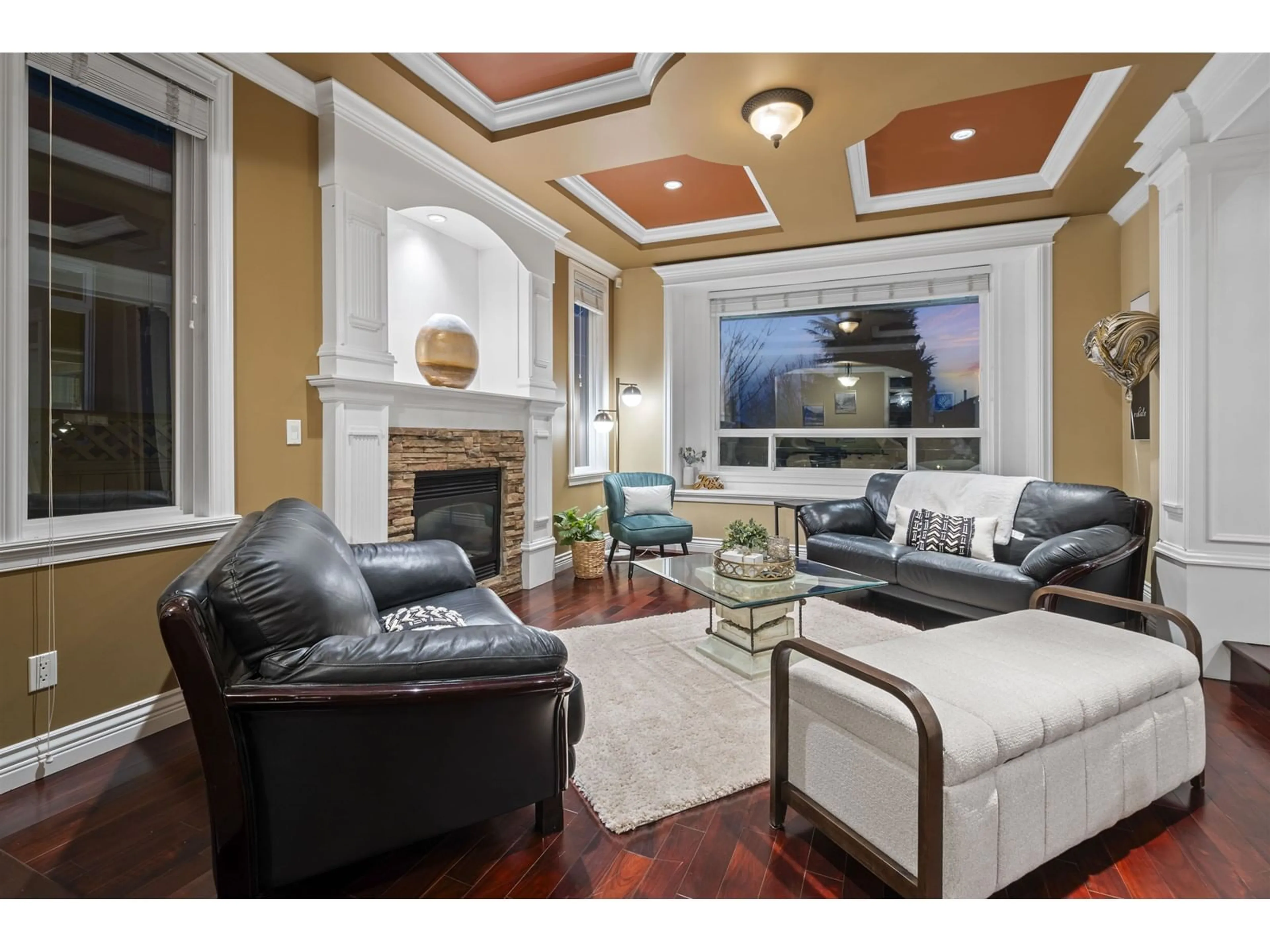 Living room with furniture, unknown for 9471 163, Surrey British Columbia V4N3C5