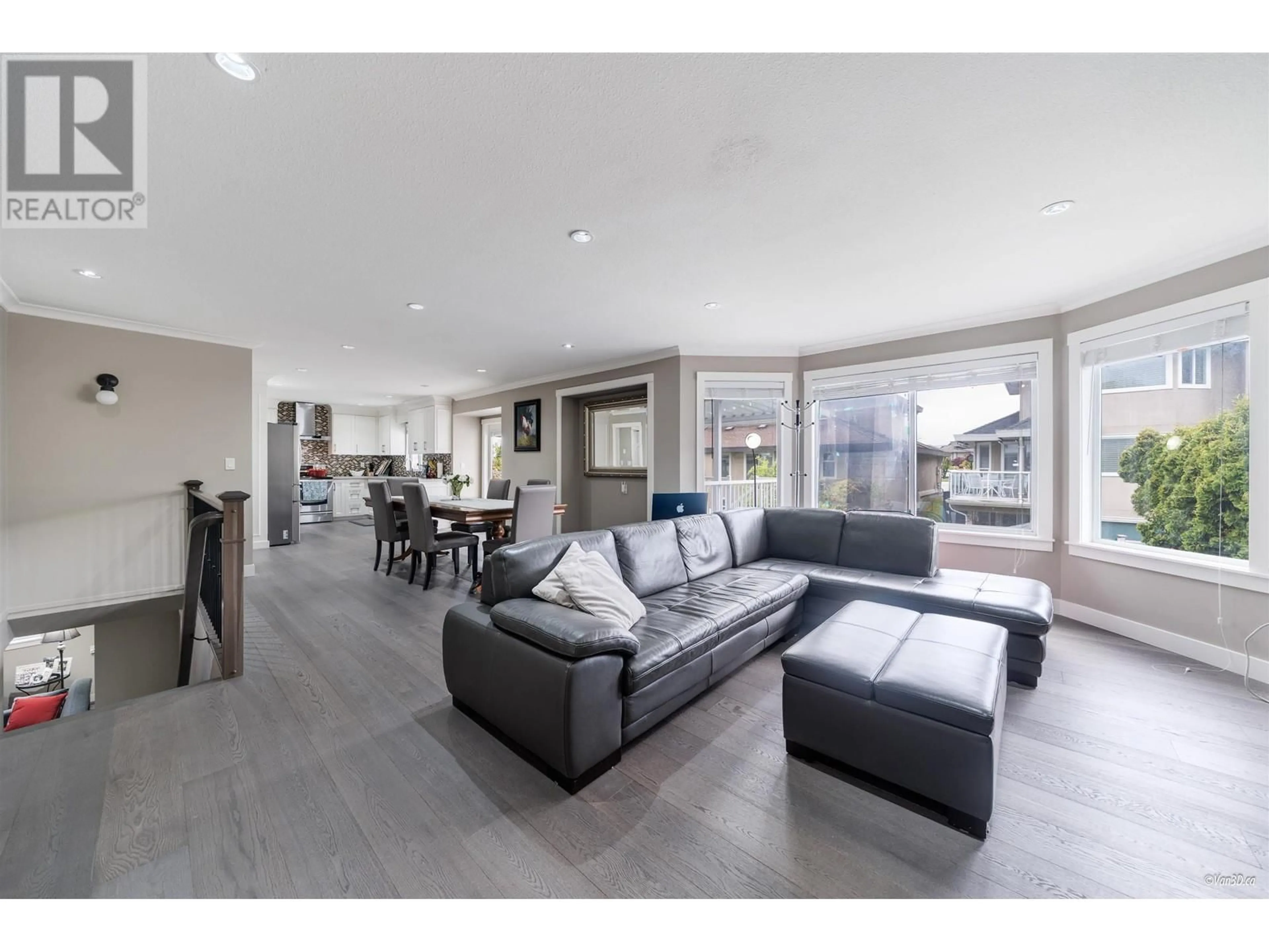 Living room with furniture, unknown for 960 GOVERNOR COURT, Port Coquitlam British Columbia V3C5P4