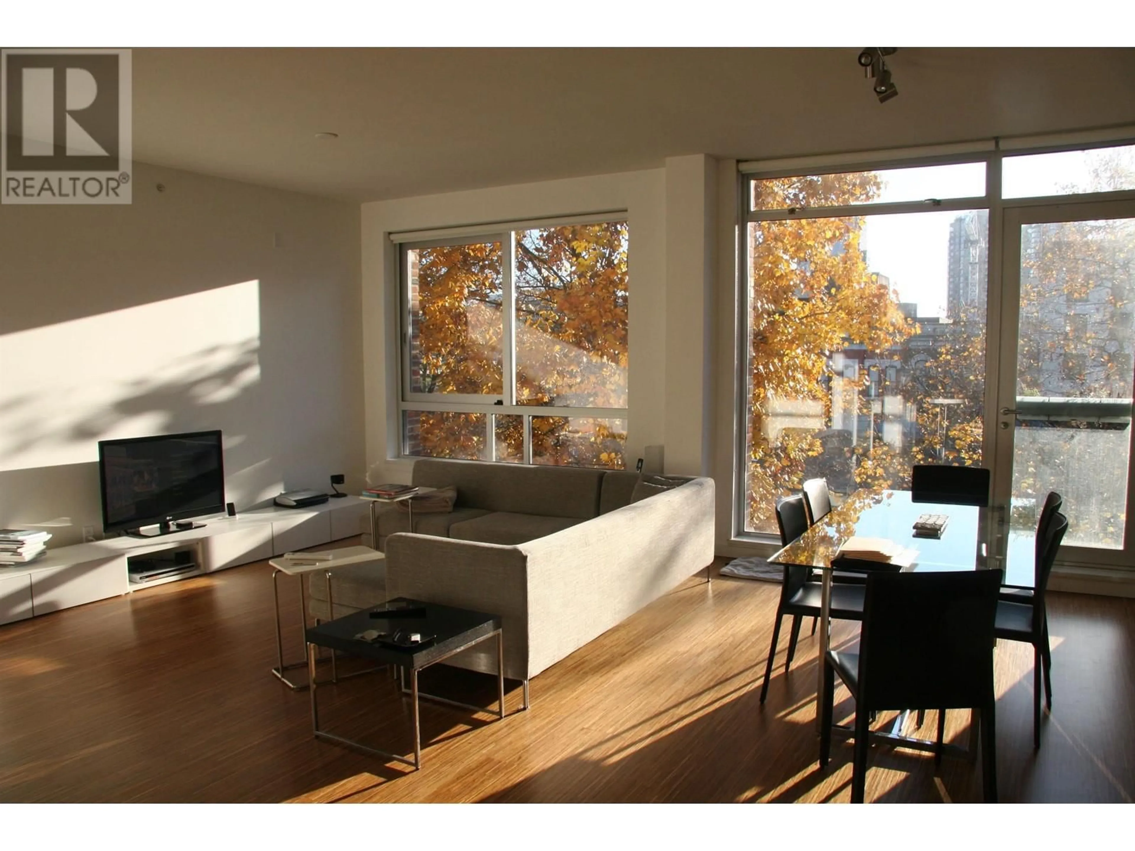 Living room with furniture, wood/laminate floor for 506 - 36 WATER STREET, Vancouver British Columbia V6B0B7