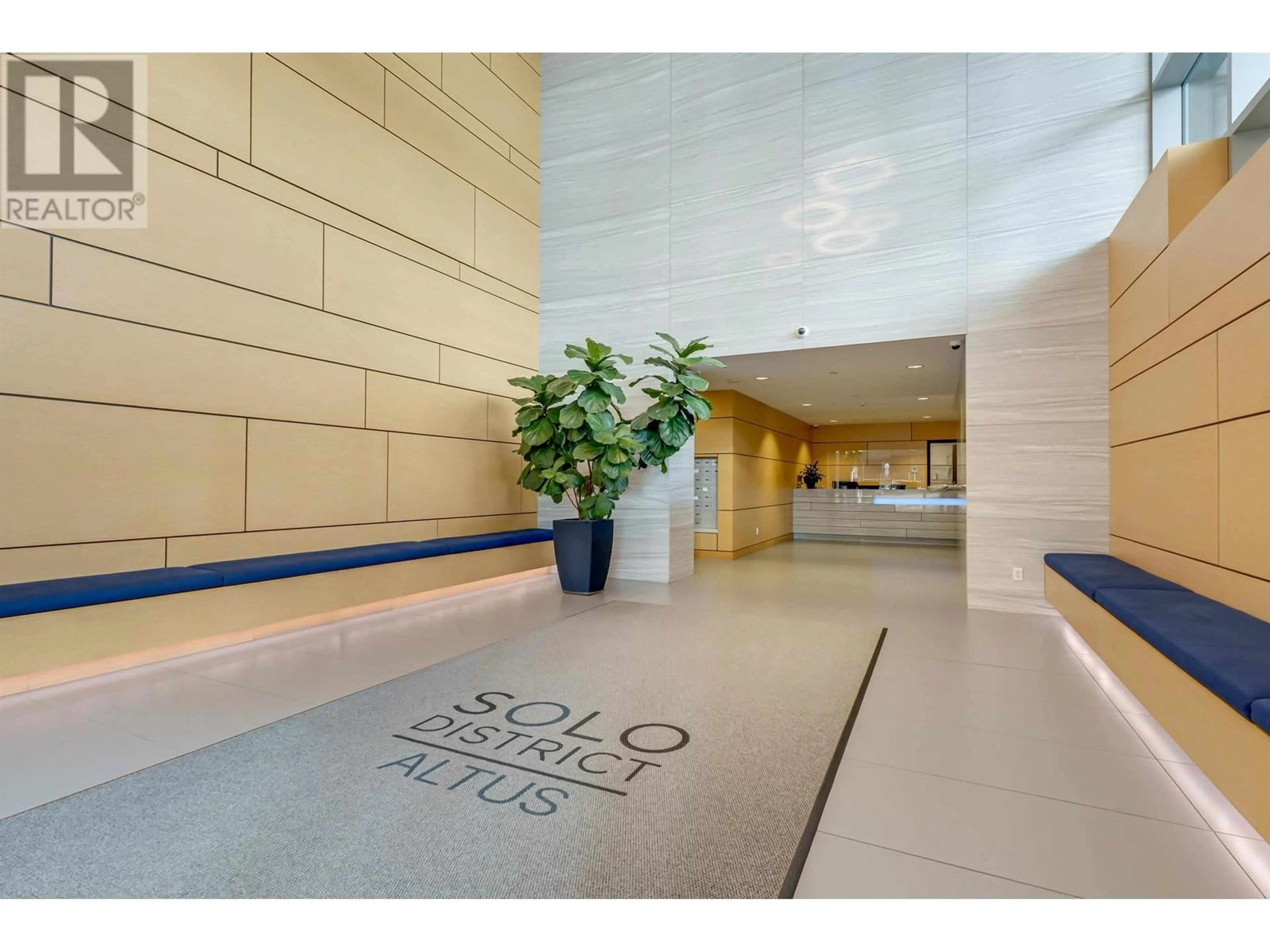 Indoor foyer for 2206 - 4485 SKYLINE DRIVE, Burnaby British Columbia V5C0J2
