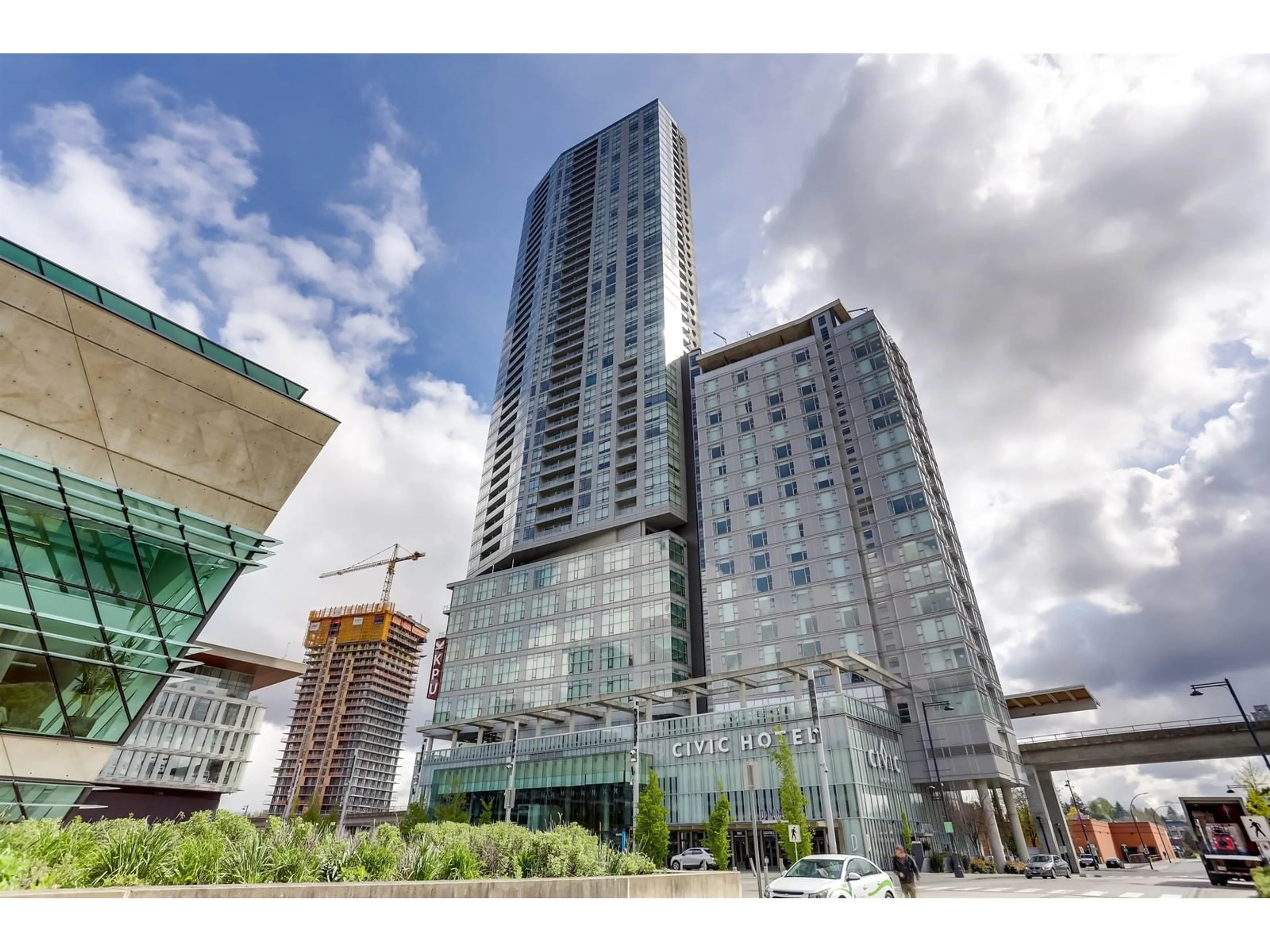 Indoor foyer for 3505 - 13495 CENTRAL, Surrey British Columbia V3T0K2