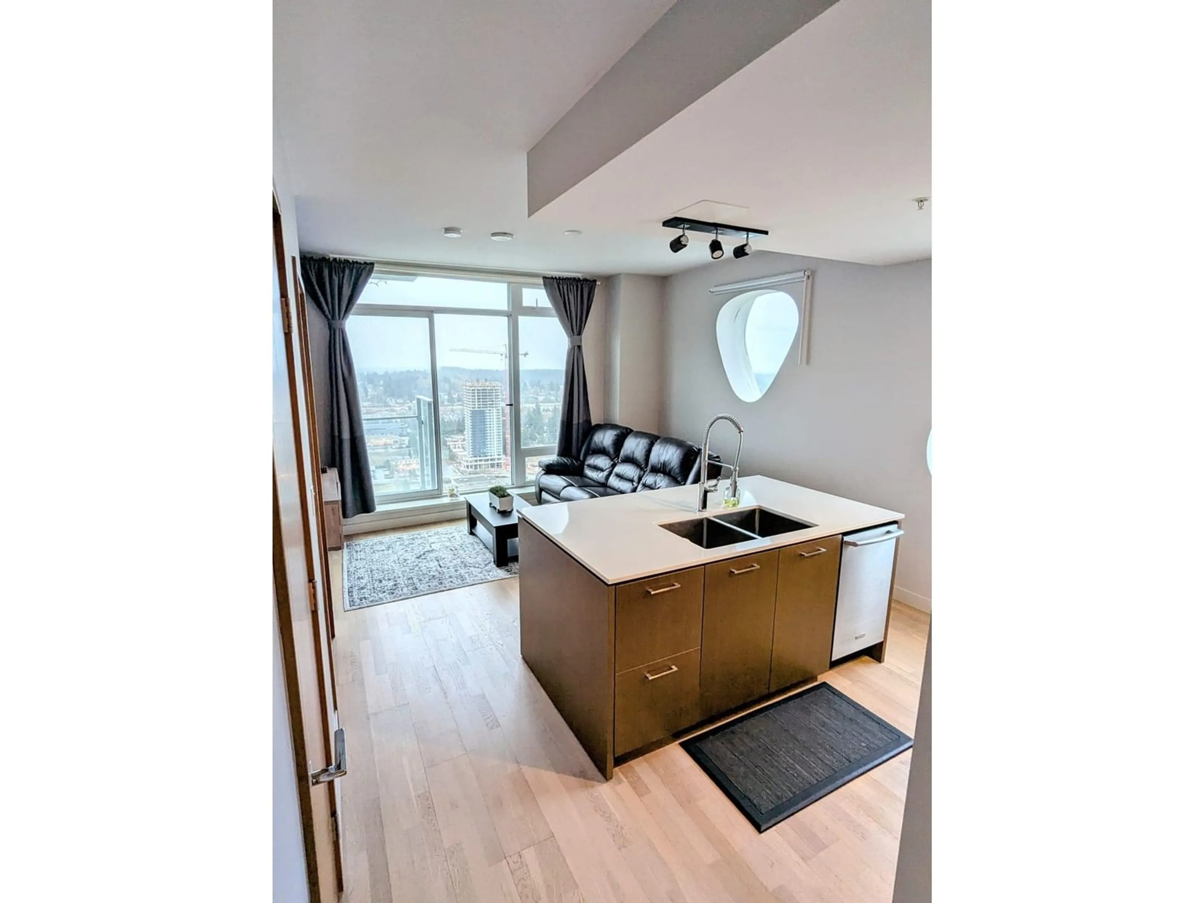 Open concept kitchen, unknown for 3505 - 13495 CENTRAL, Surrey British Columbia V3T0K2